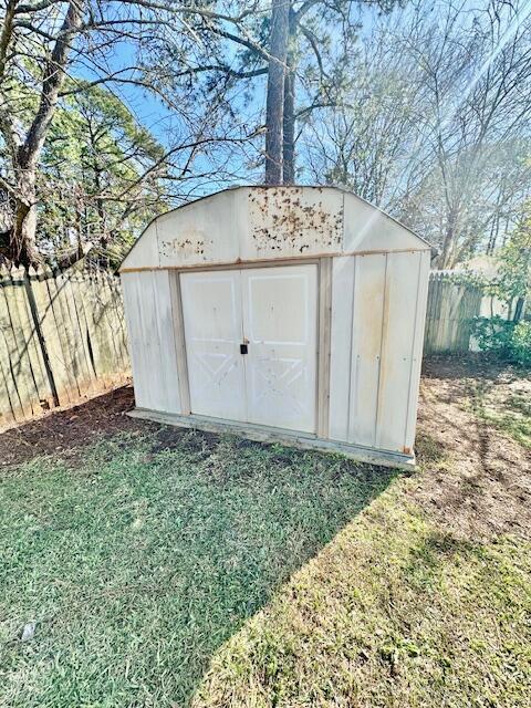 PINE MEADOWS - Residential Lease