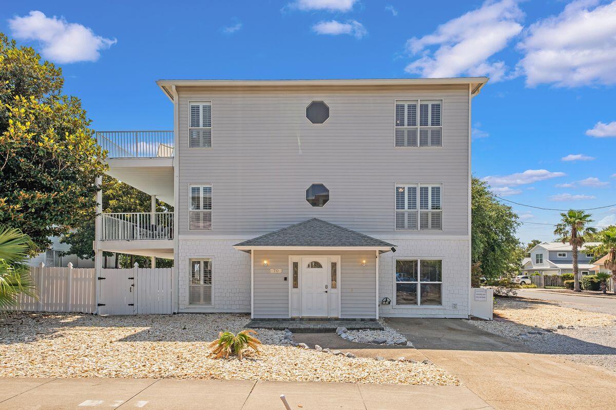 CRYSTAL BEACH - Residential