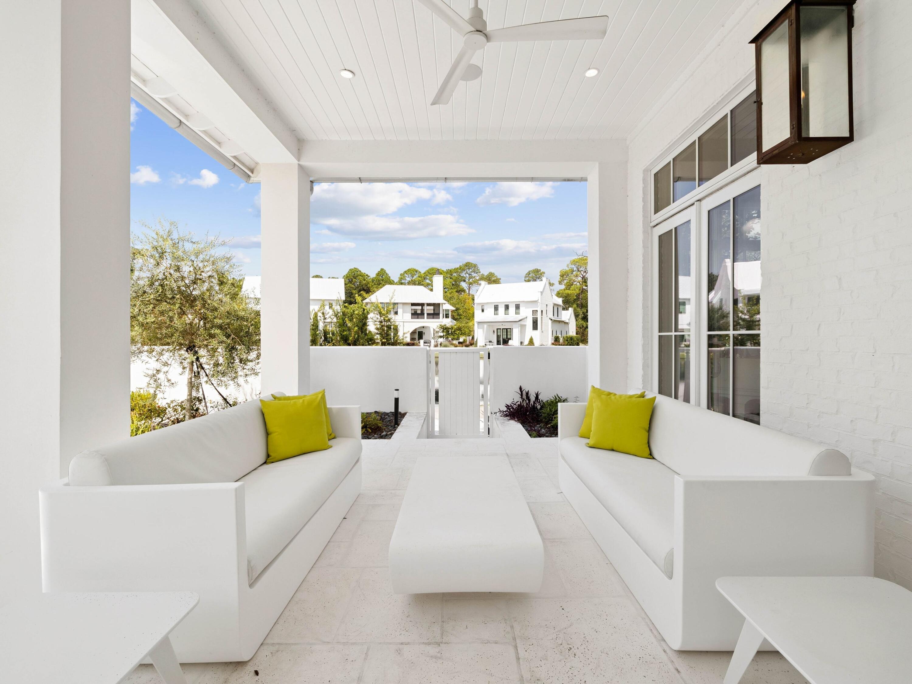 CHURCHILL OAKS - Residential