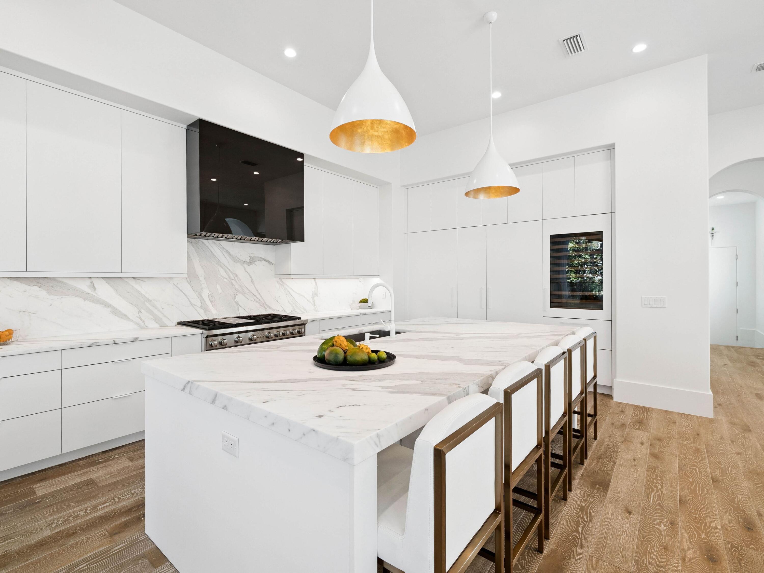 CHURCHILL OAKS - Residential