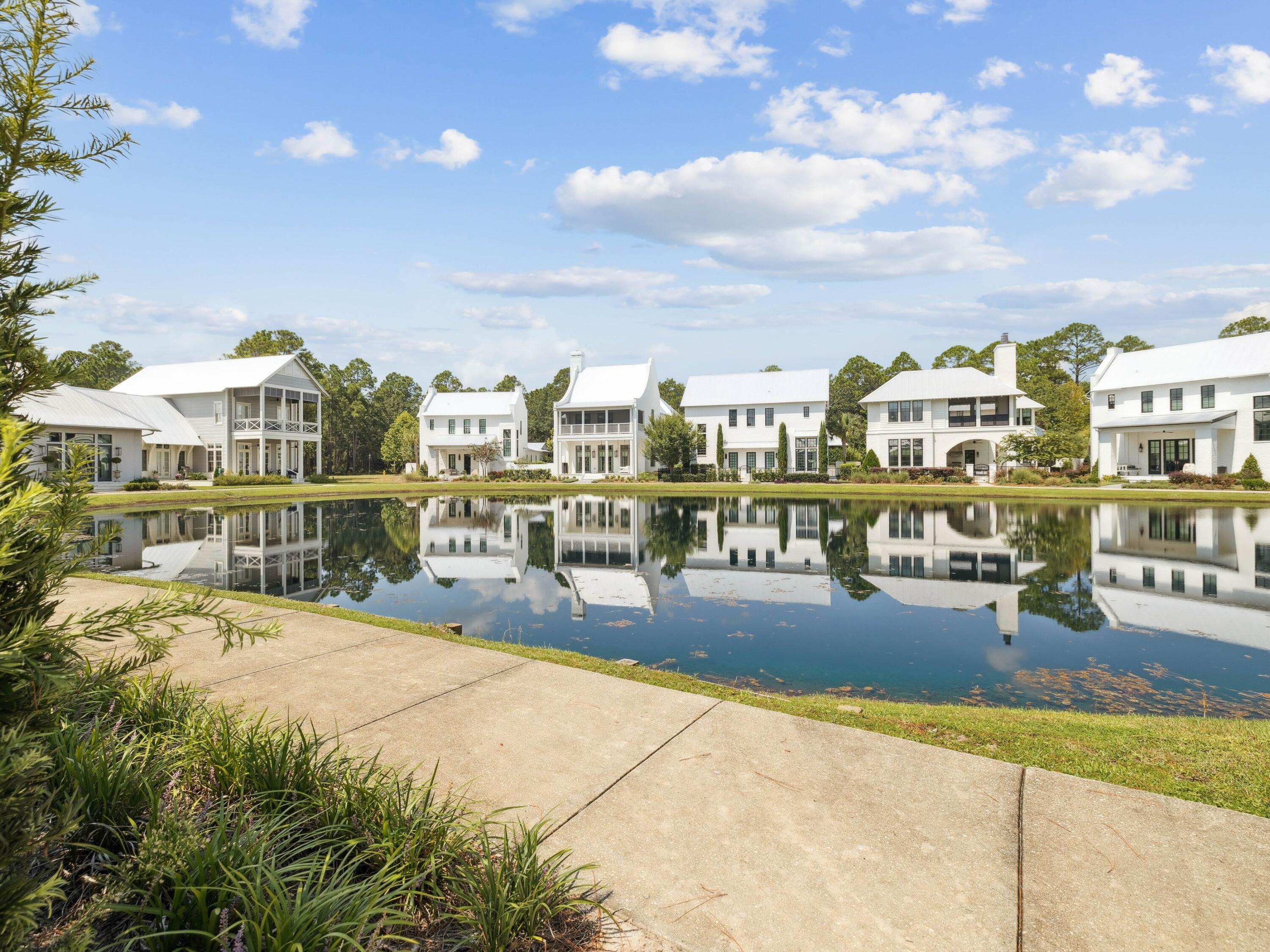CHURCHILL OAKS - Residential