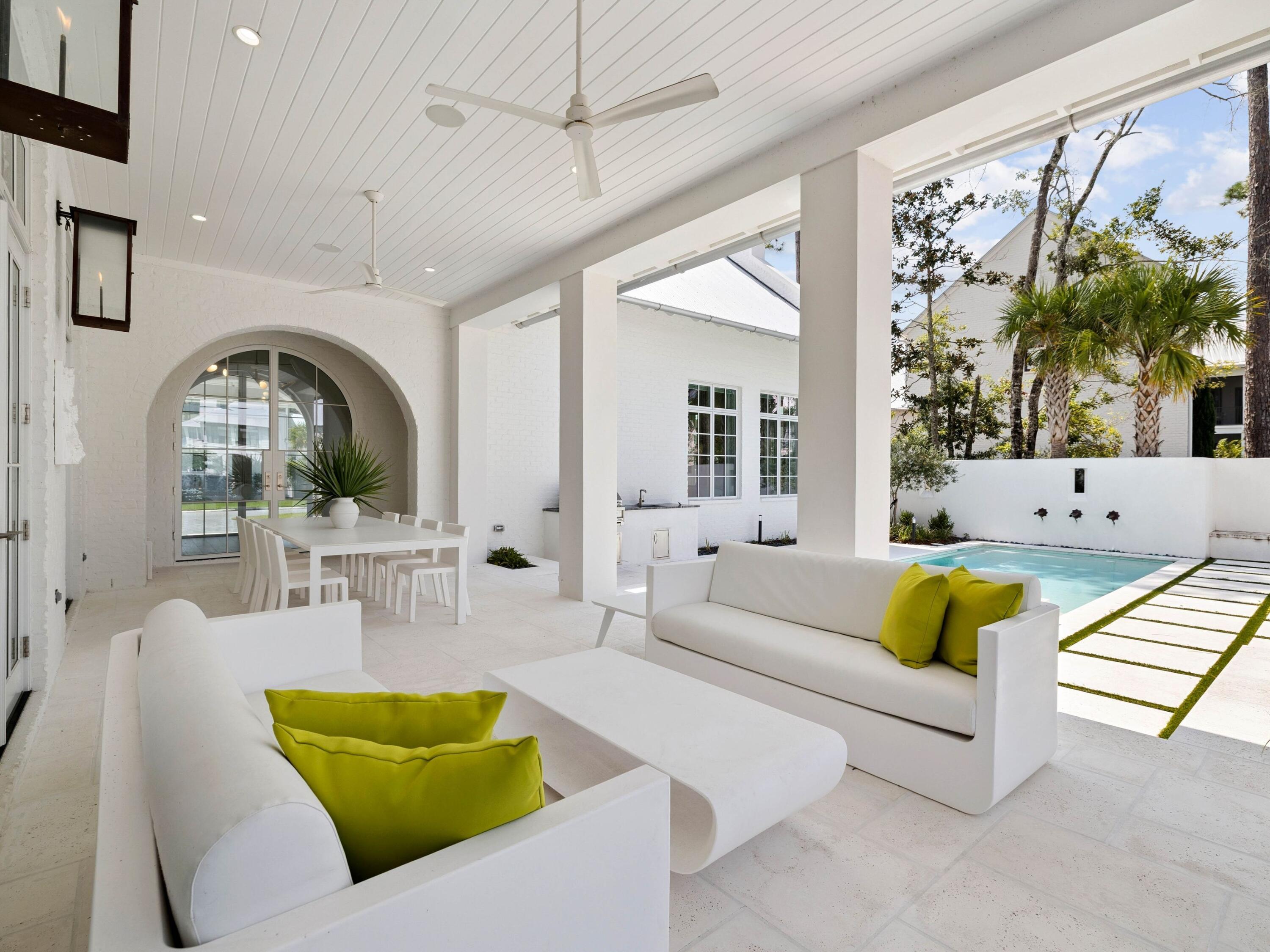 CHURCHILL OAKS - Residential