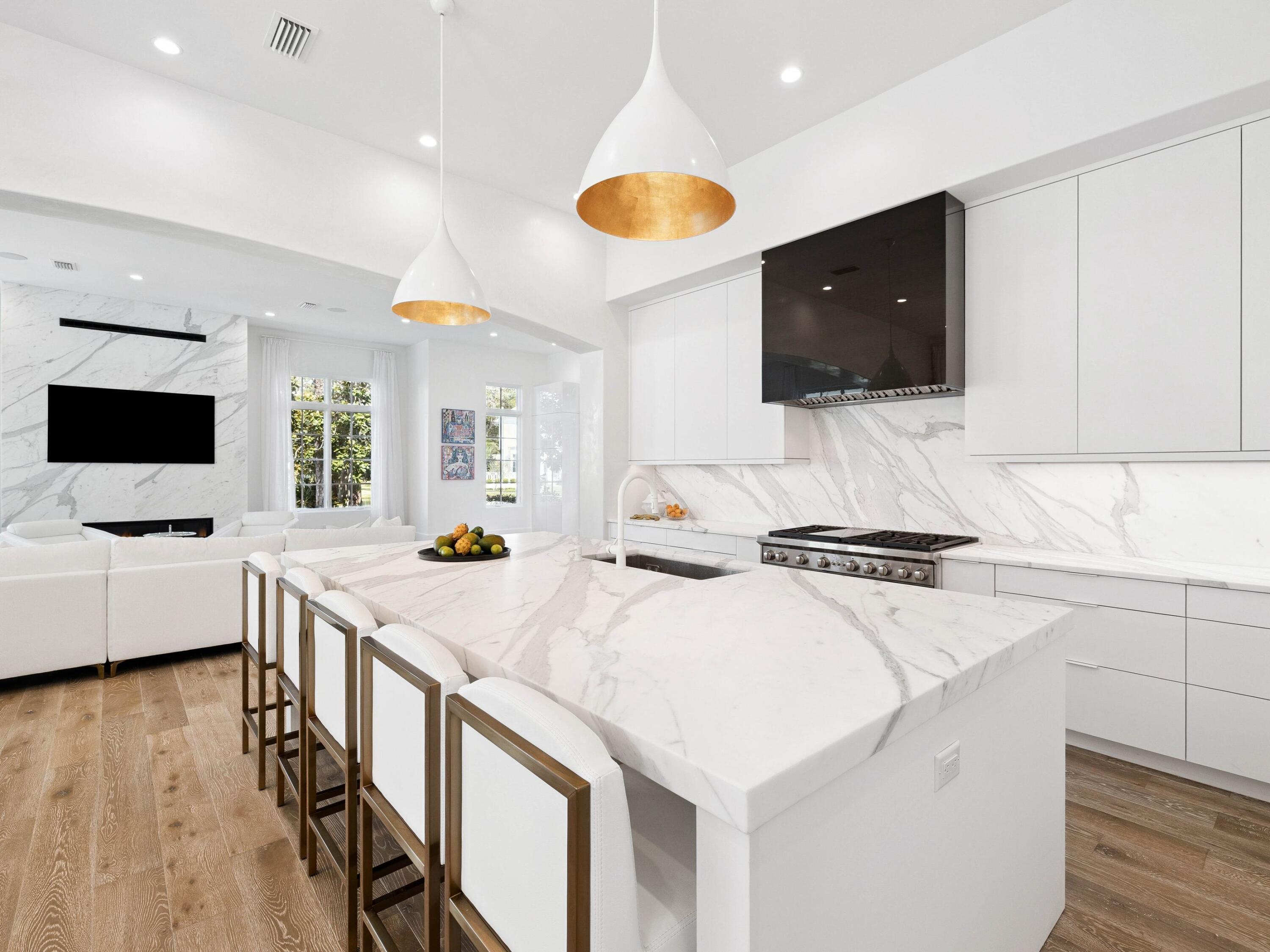 CHURCHILL OAKS - Residential