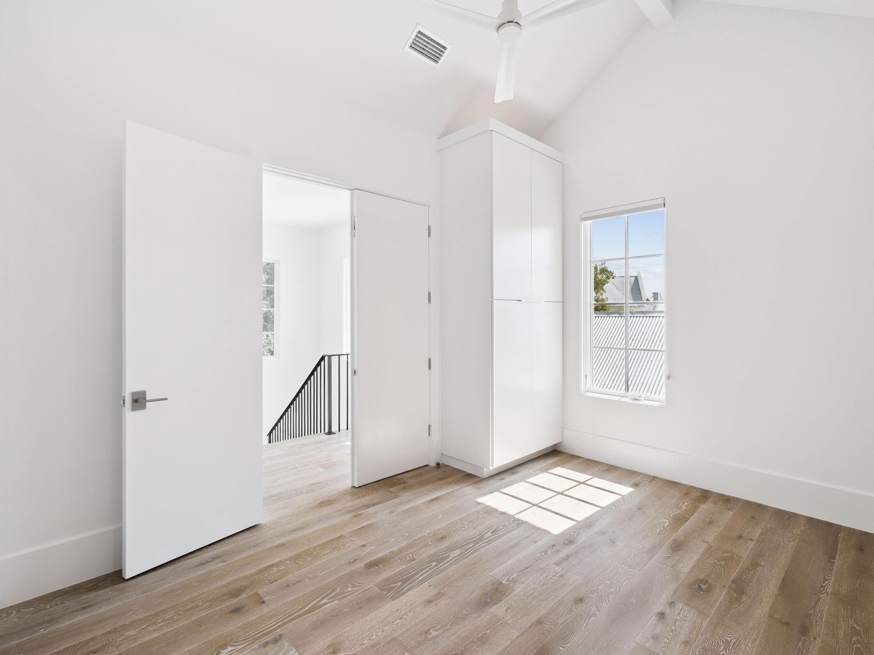 CHURCHILL OAKS - Residential
