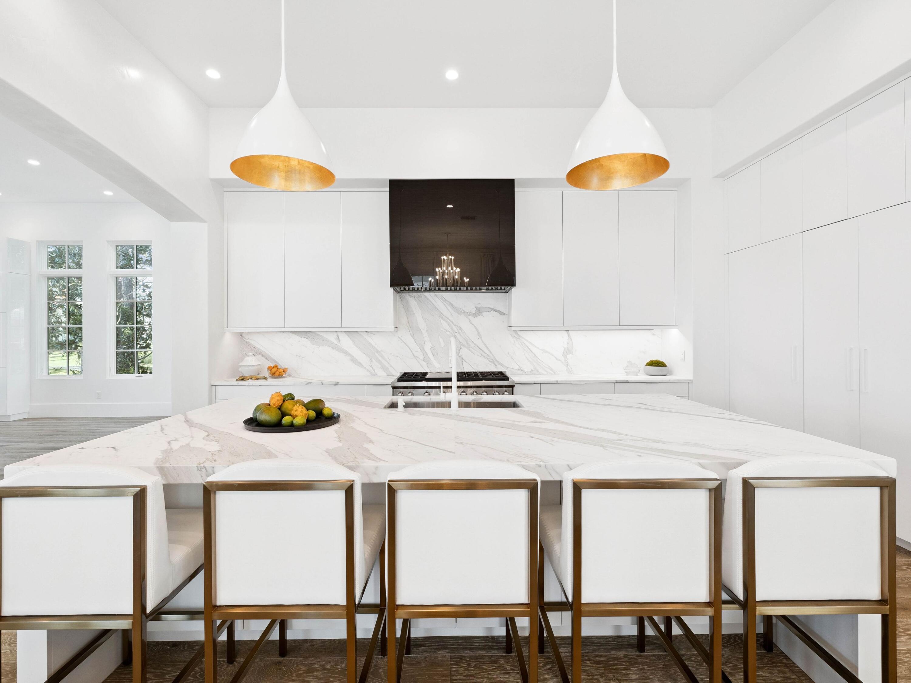CHURCHILL OAKS - Residential