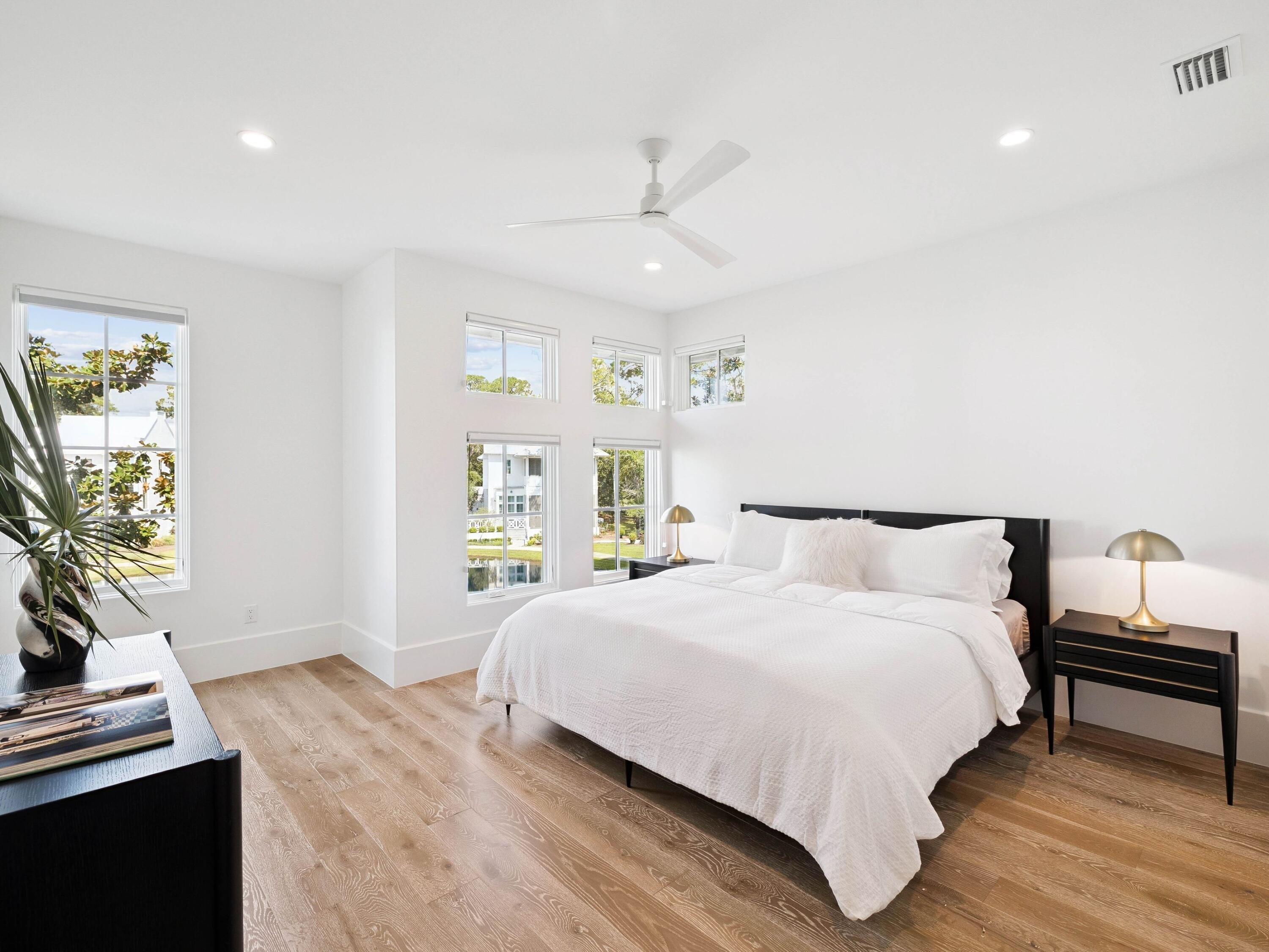 CHURCHILL OAKS - Residential