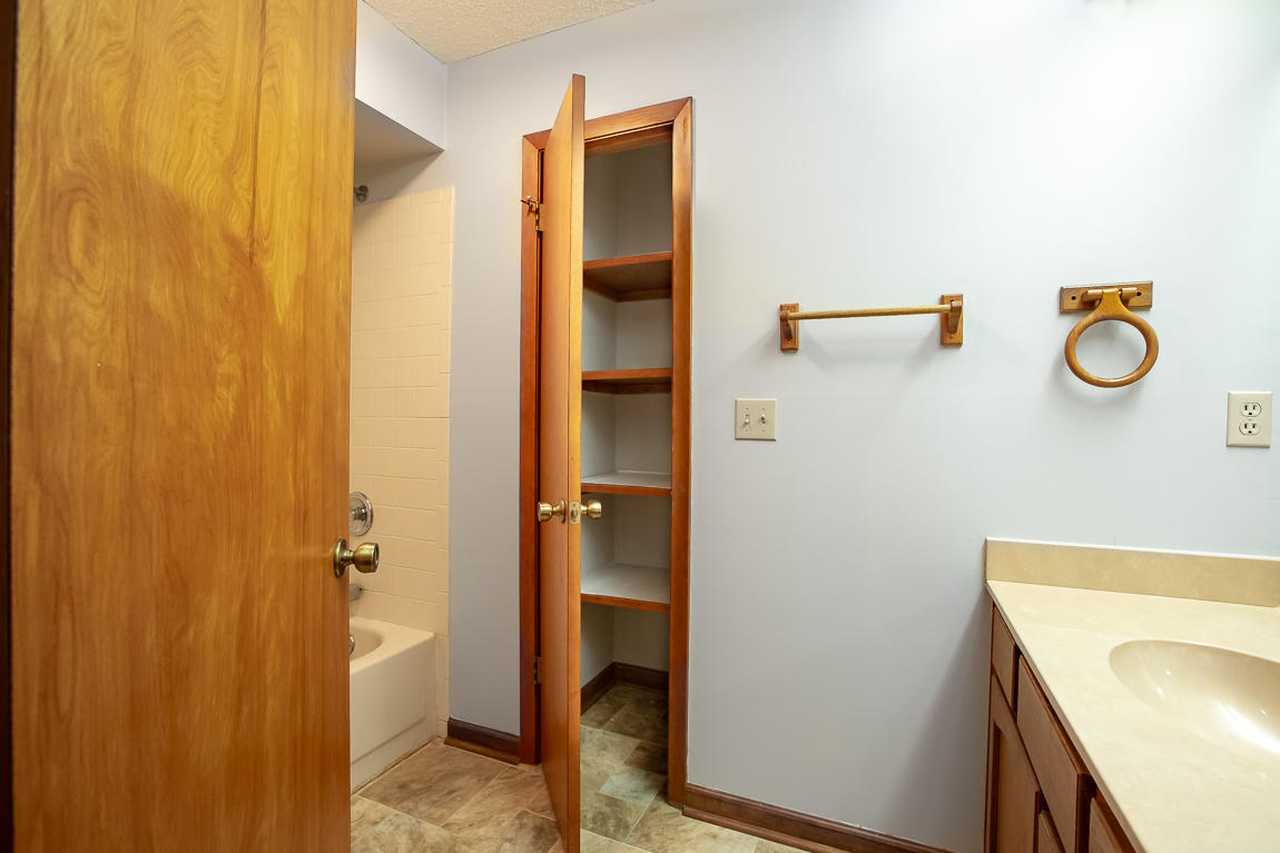 CEDAR RIDGE PH 4 - Residential