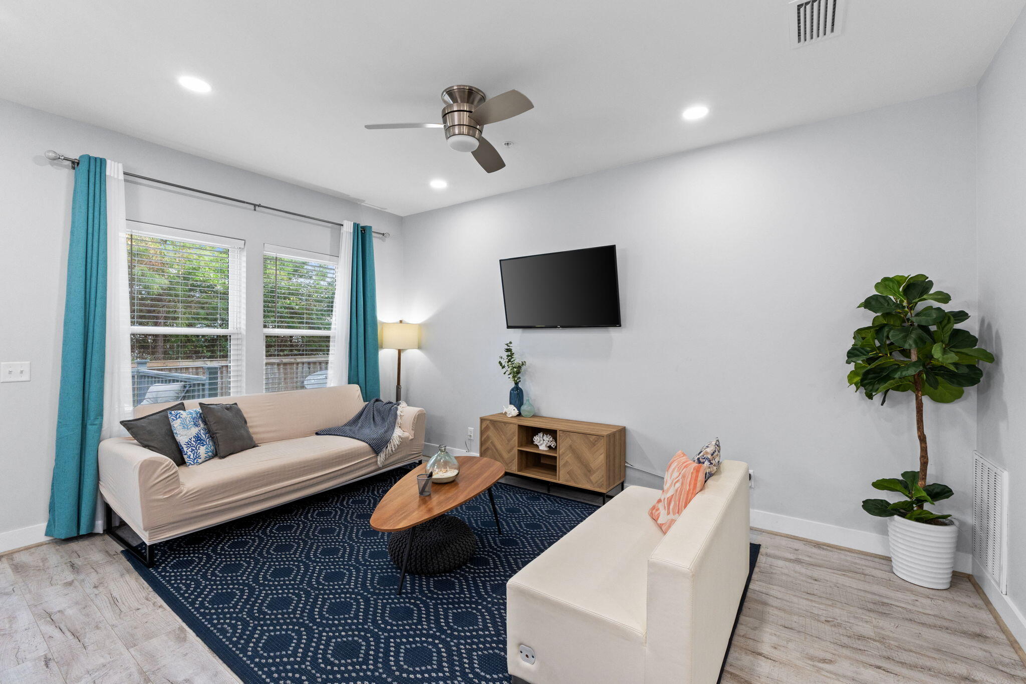 THE PINES - Residential