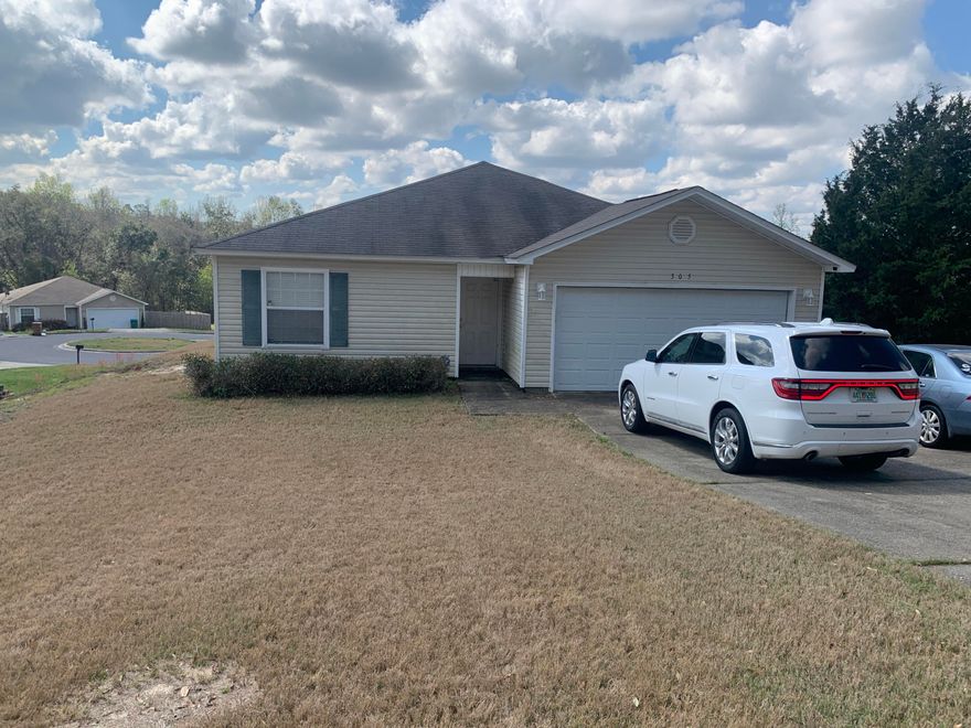 Easy commute to bases, beaches, and shopping. 4/2 home conveniently located in the heart of Crestview. 2 car garage. Split floor plan, spacious kitchen, large living room and more. No inside smoking. Pets will be allowed with a $500 non-refundable pet fee with owner approval.