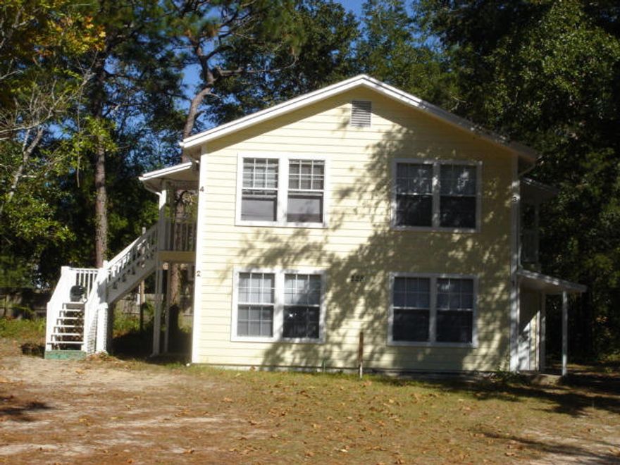 Unit 3 will be available for move-in on October 10, 2019.
This building was completely renovated in 2007. This unit has full size appliances, a tub/shower combination in the bathroom, as well as a covered front and back porch. Convenient location close to schools, restaurants and waterfront park. 2 miles to the Eglin AFB east gate. Tenant responsible for electric and TV/internet. All other utilities are included with $50/month utility fee. Credit check and background check required.