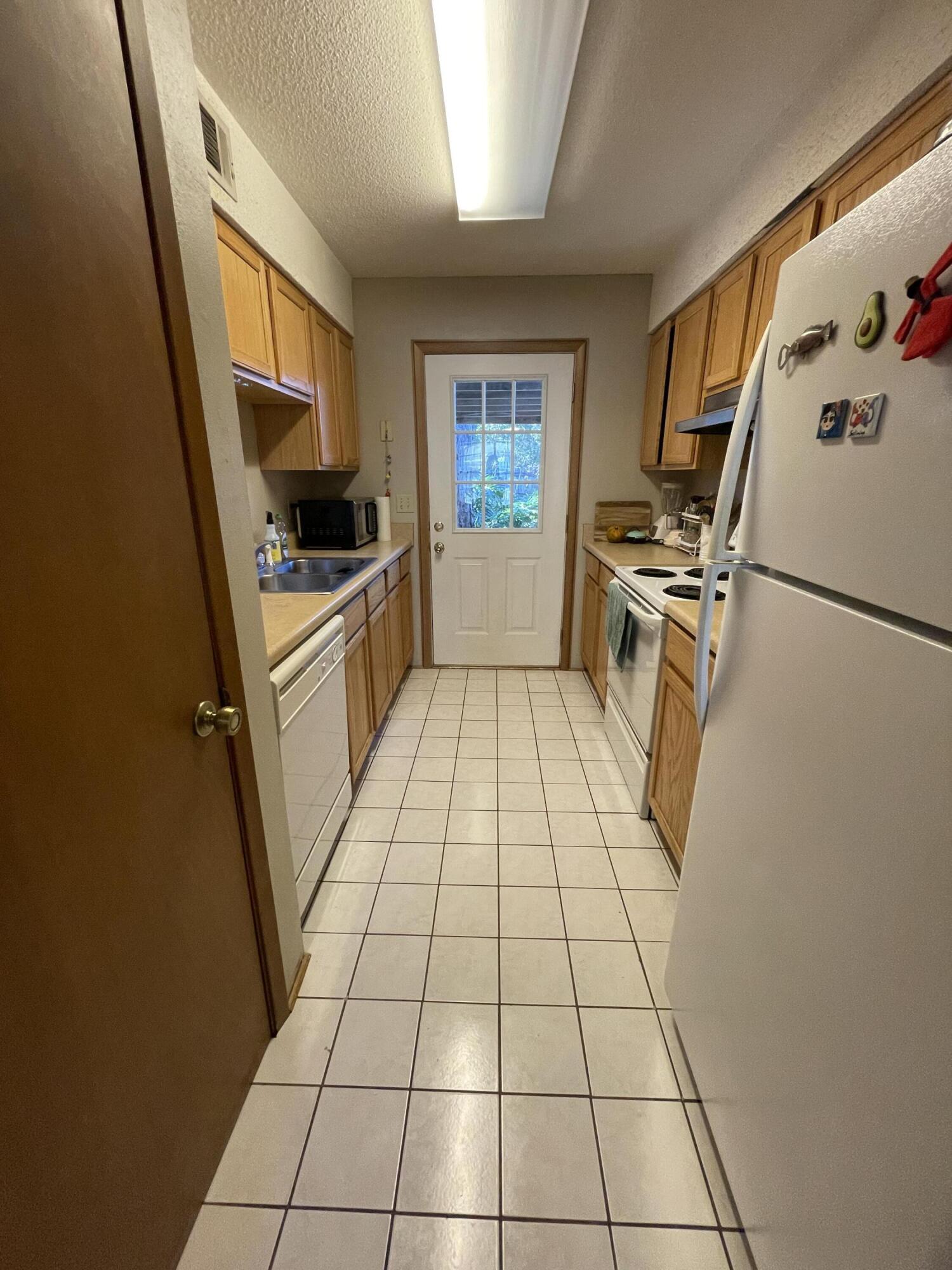 LONGLEAF HEIGHTS - Residential Lease