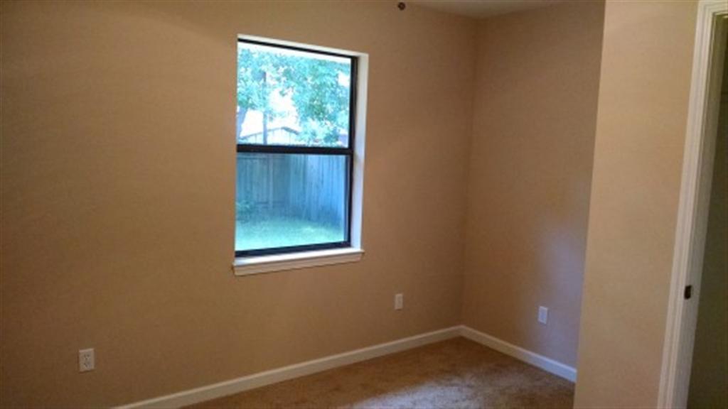 PINE MEADOWS ADD #2 LOT 3 BLK C - Residential