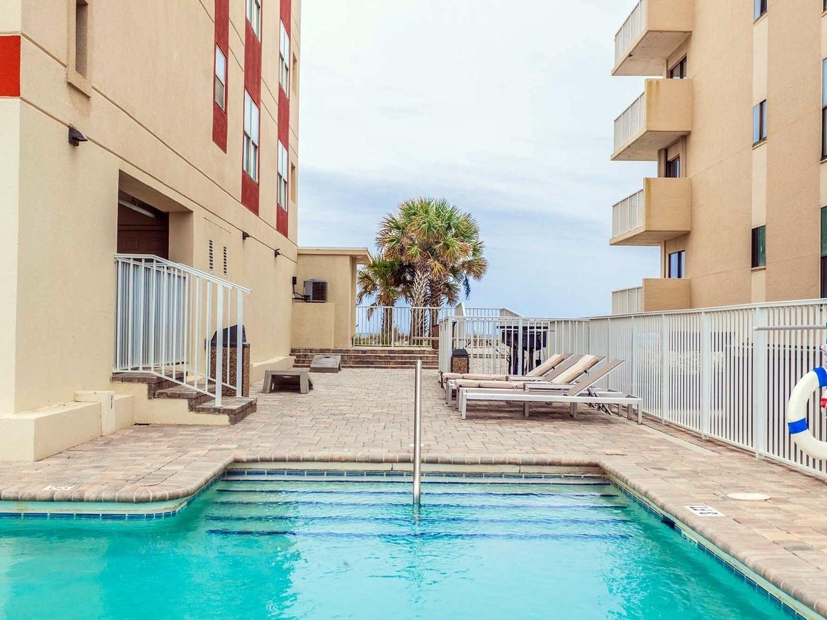 The Palms Condo - Residential