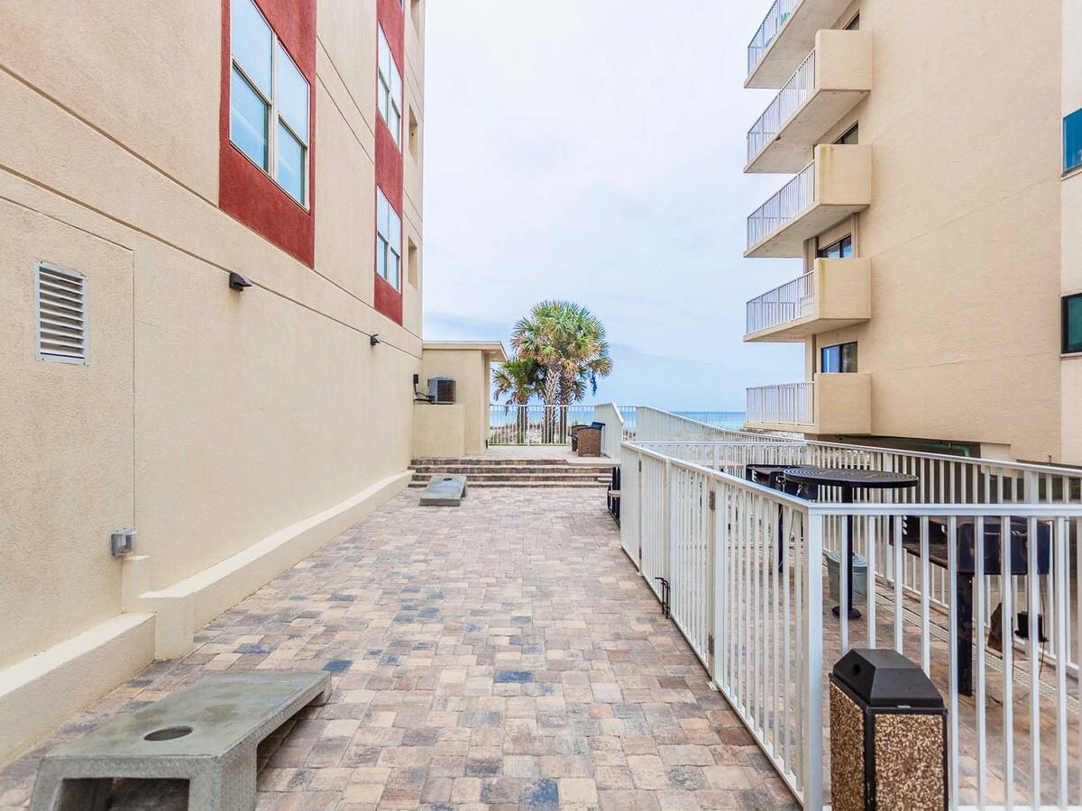 The Palms Condo - Residential