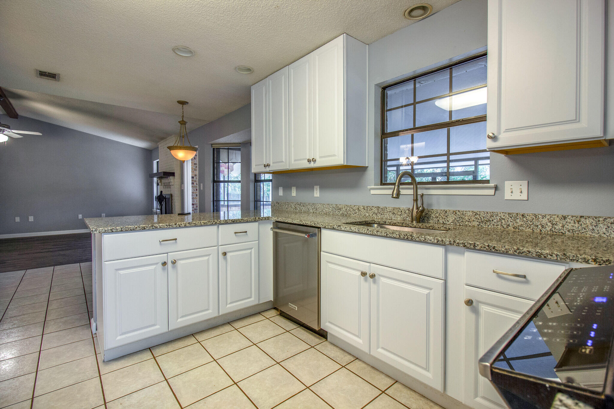 WHITE POINT AC - Residential Lease