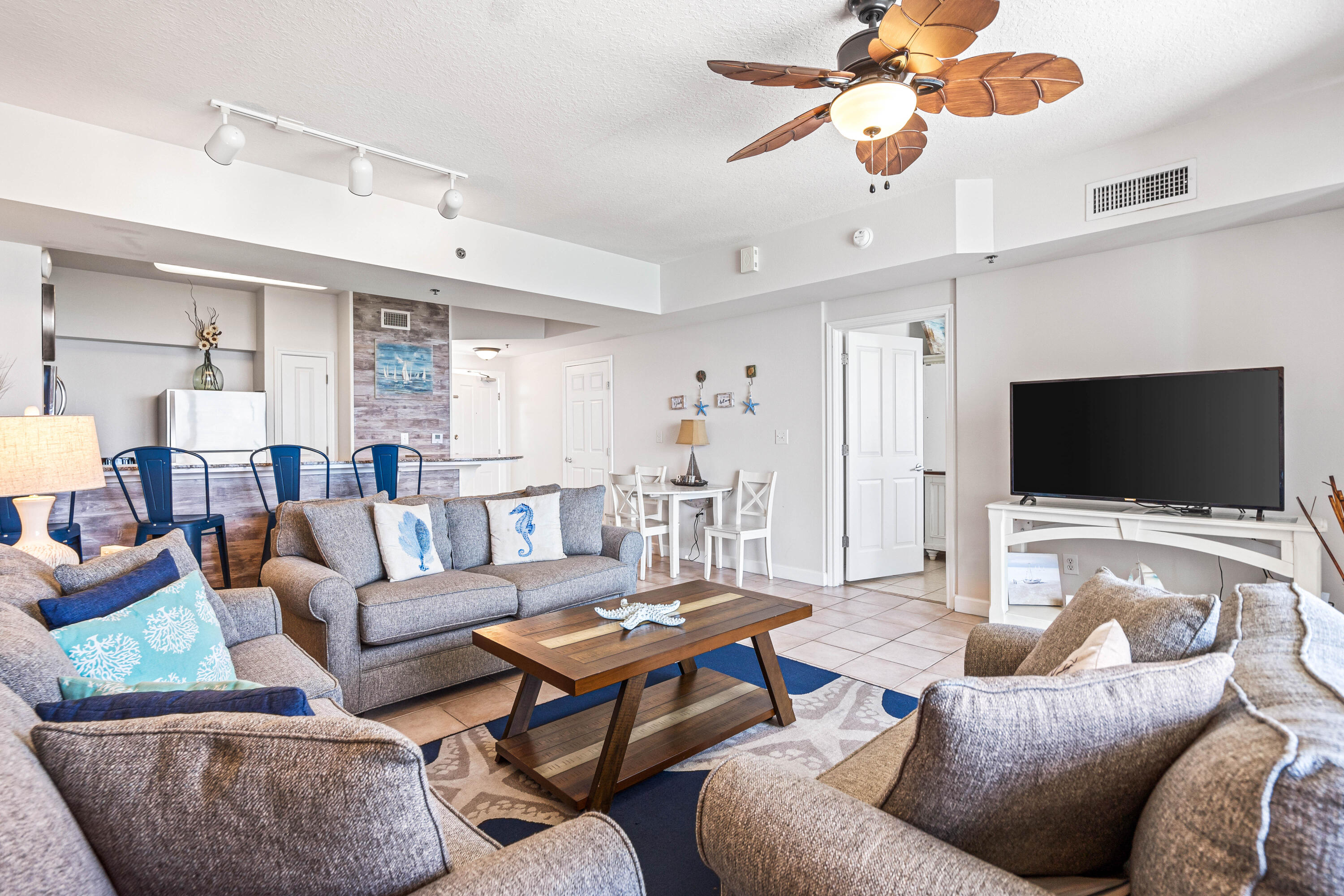SHORES OF PANAMA - Residential