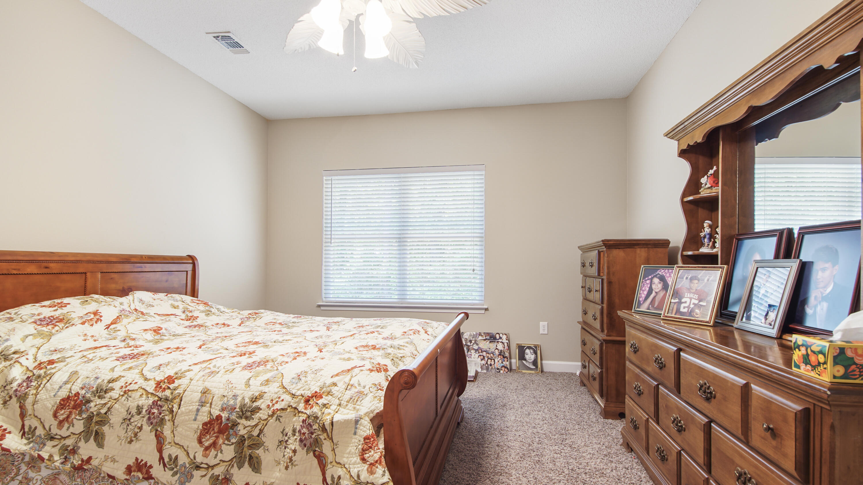 COUNTRY CLUB MANOR - Residential