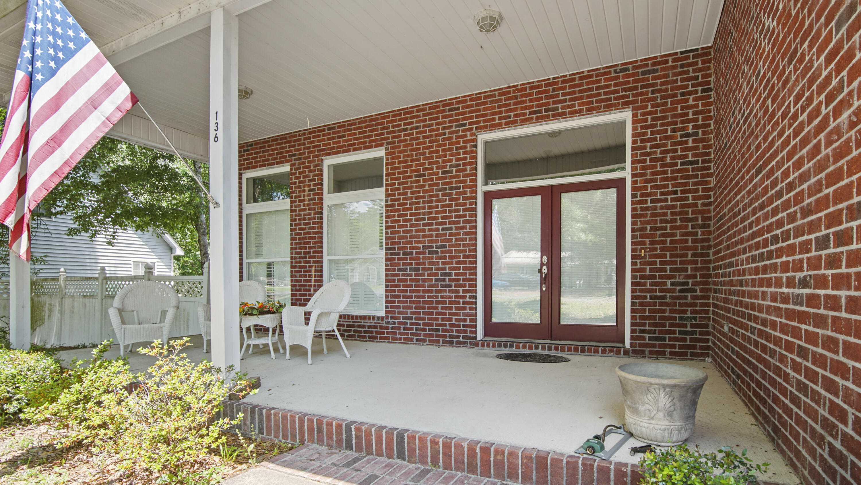 COUNTRY CLUB MANOR - Residential