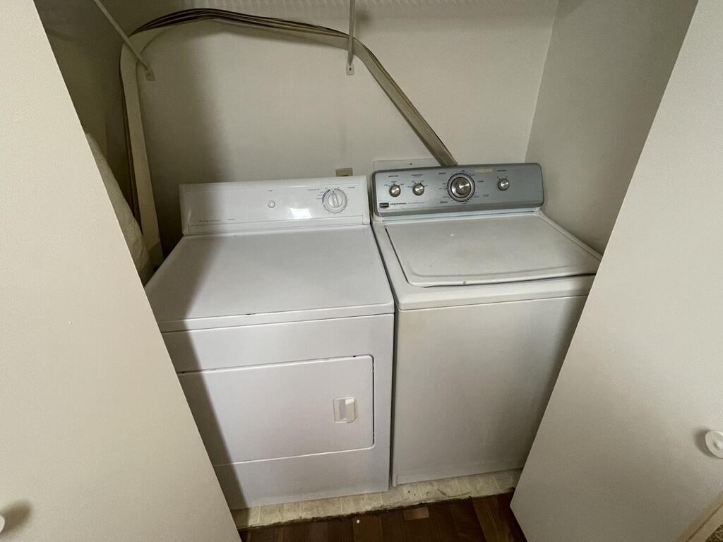 GARDEN OAKS CONDO - Residential Lease