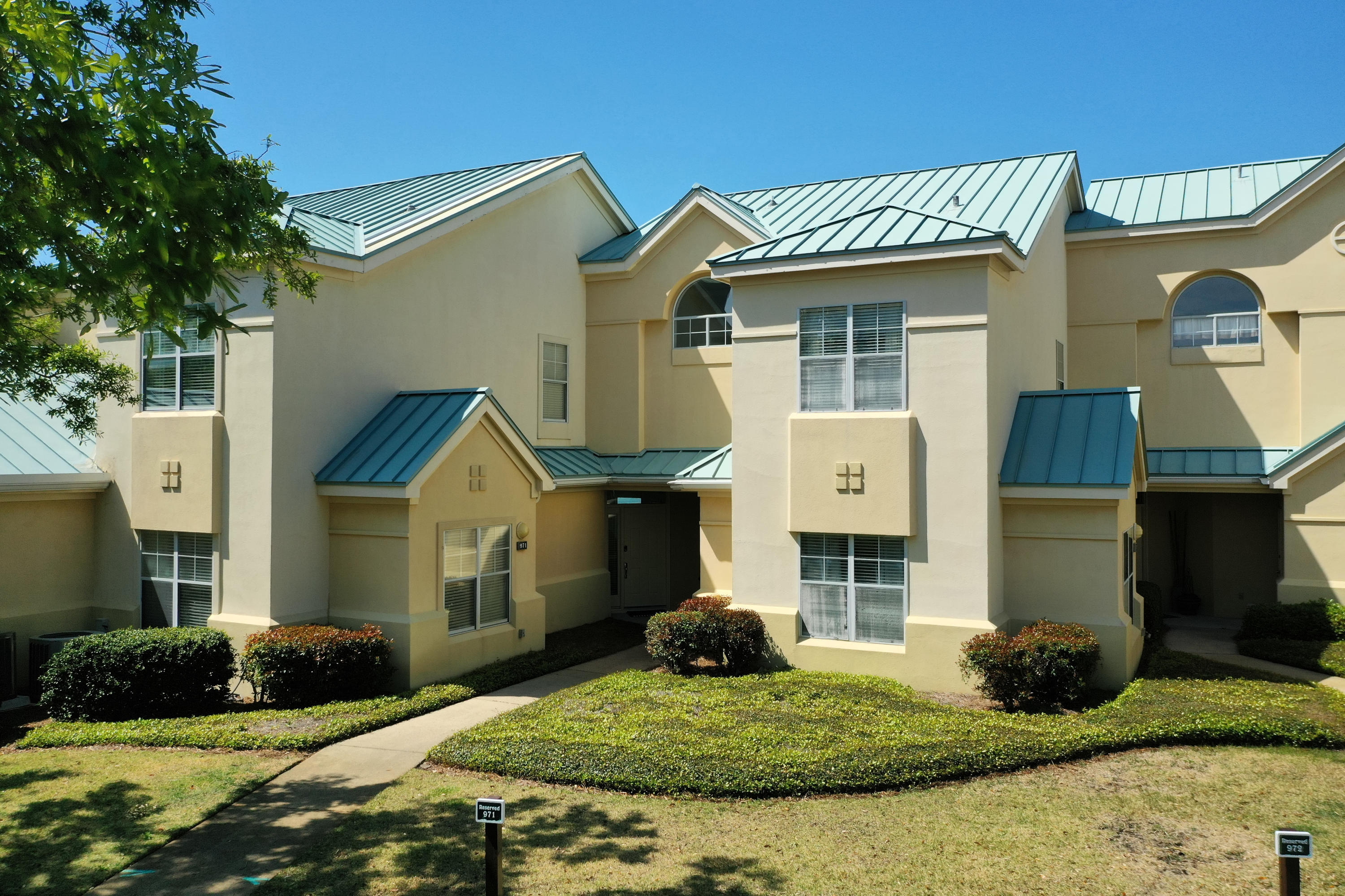 NORTHSHORE - Residential