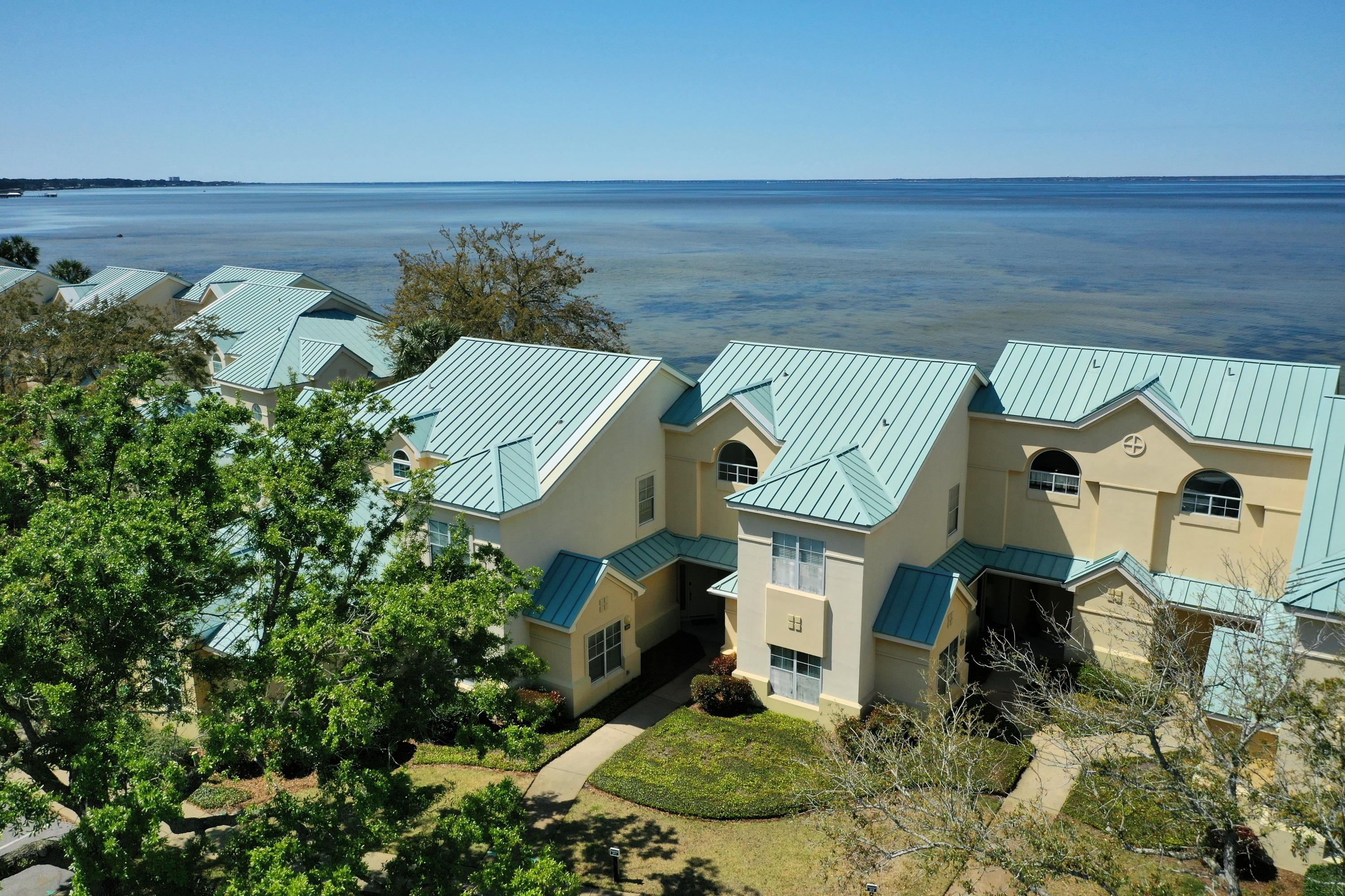 NORTHSHORE - Residential