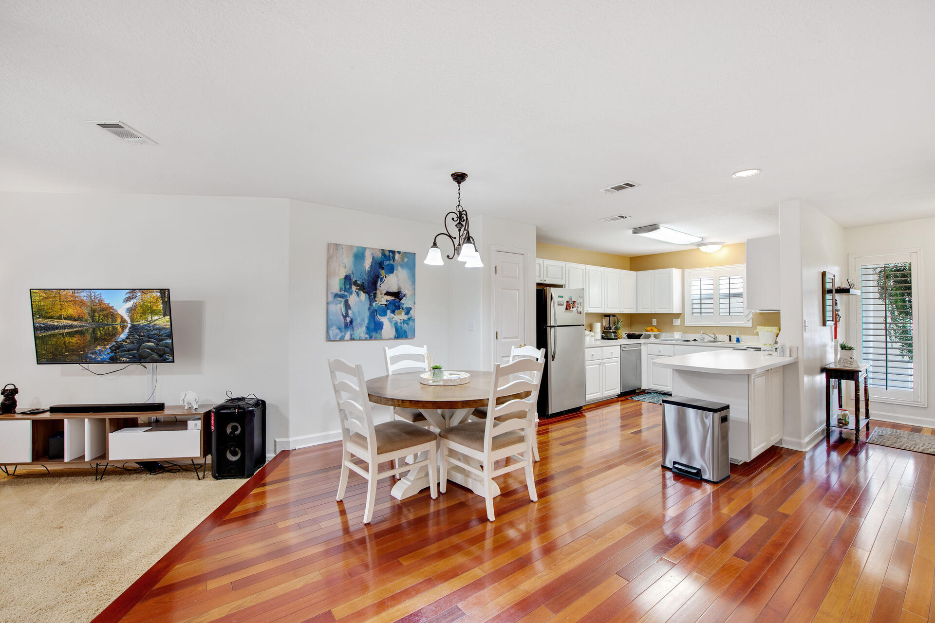 PELICAN PLACE T/H EAST - Residential