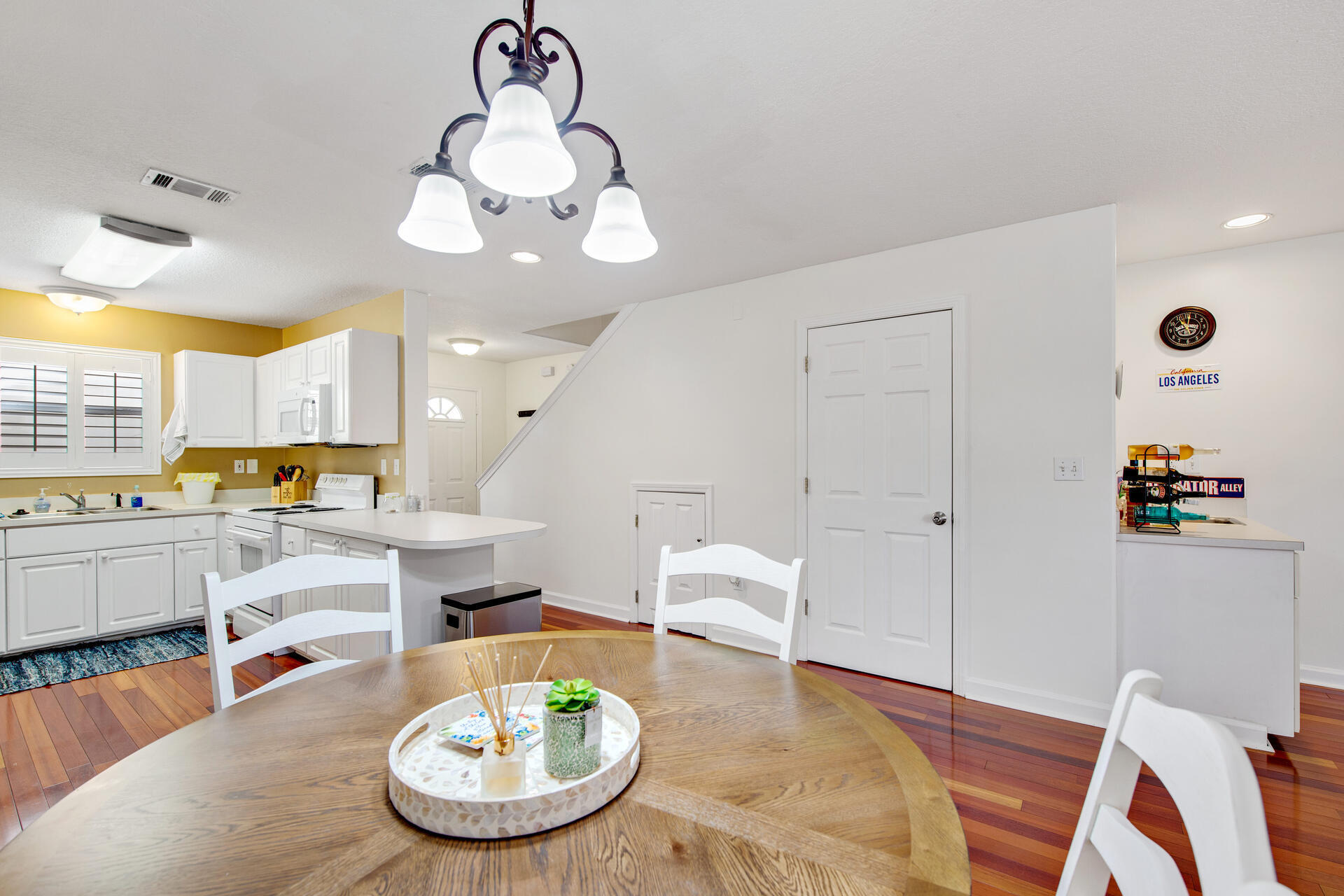 PELICAN PLACE T/H EAST - Residential