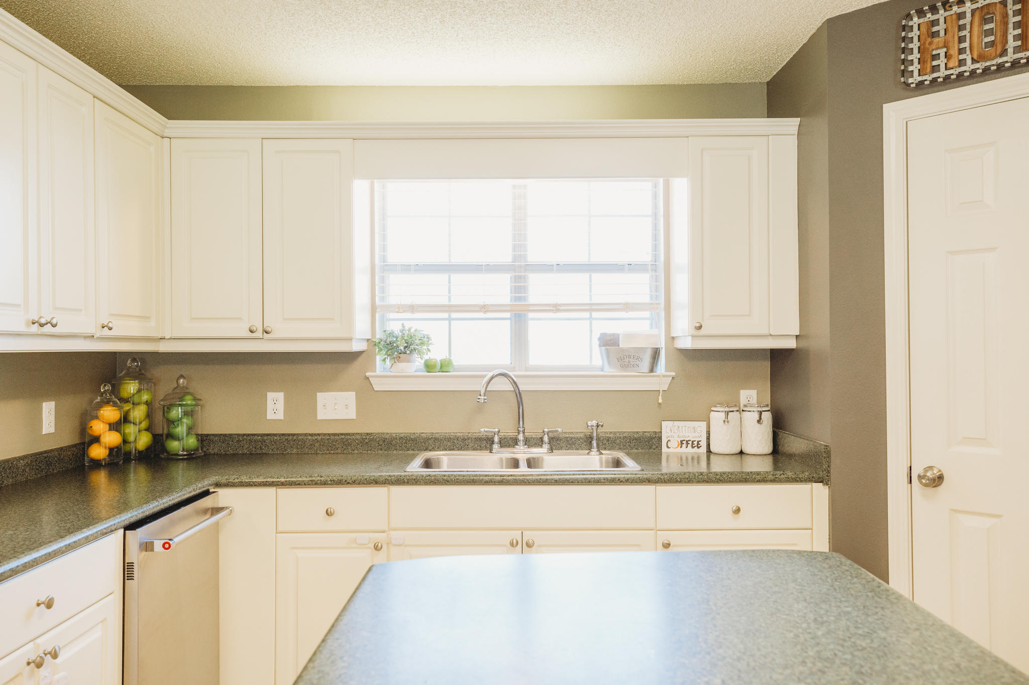 COUNTRY BREEZE ESTATES - Residential