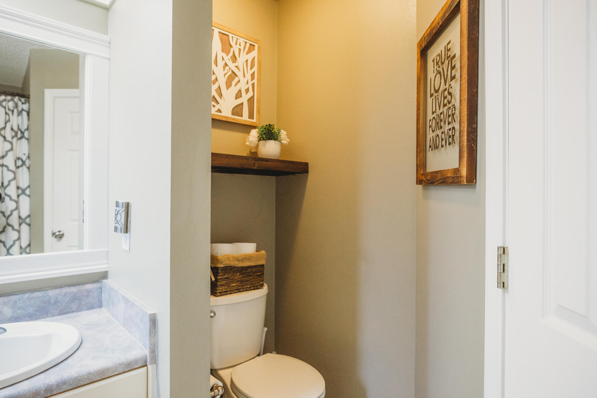 COUNTRY BREEZE ESTATES - Residential