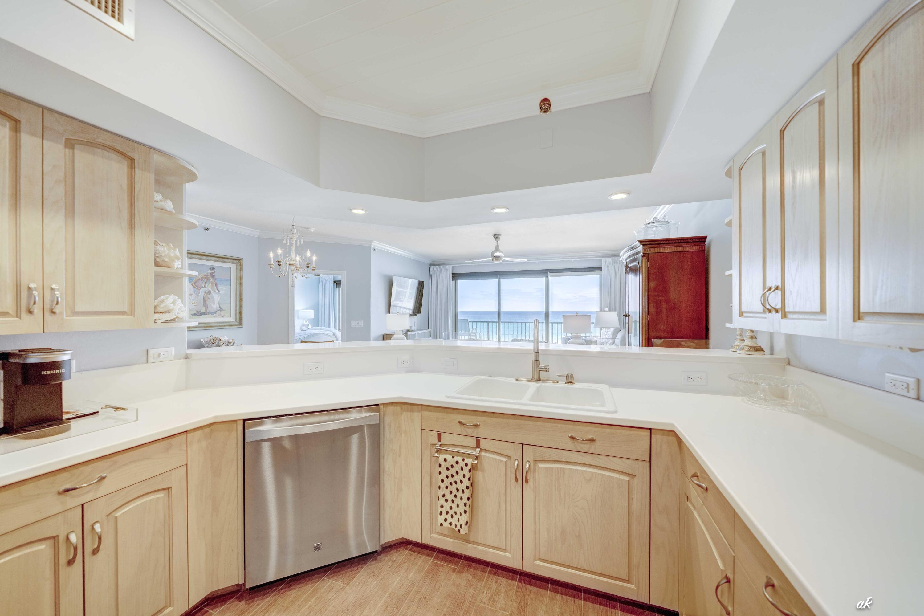 SUMMERWINDS CONDO - Residential