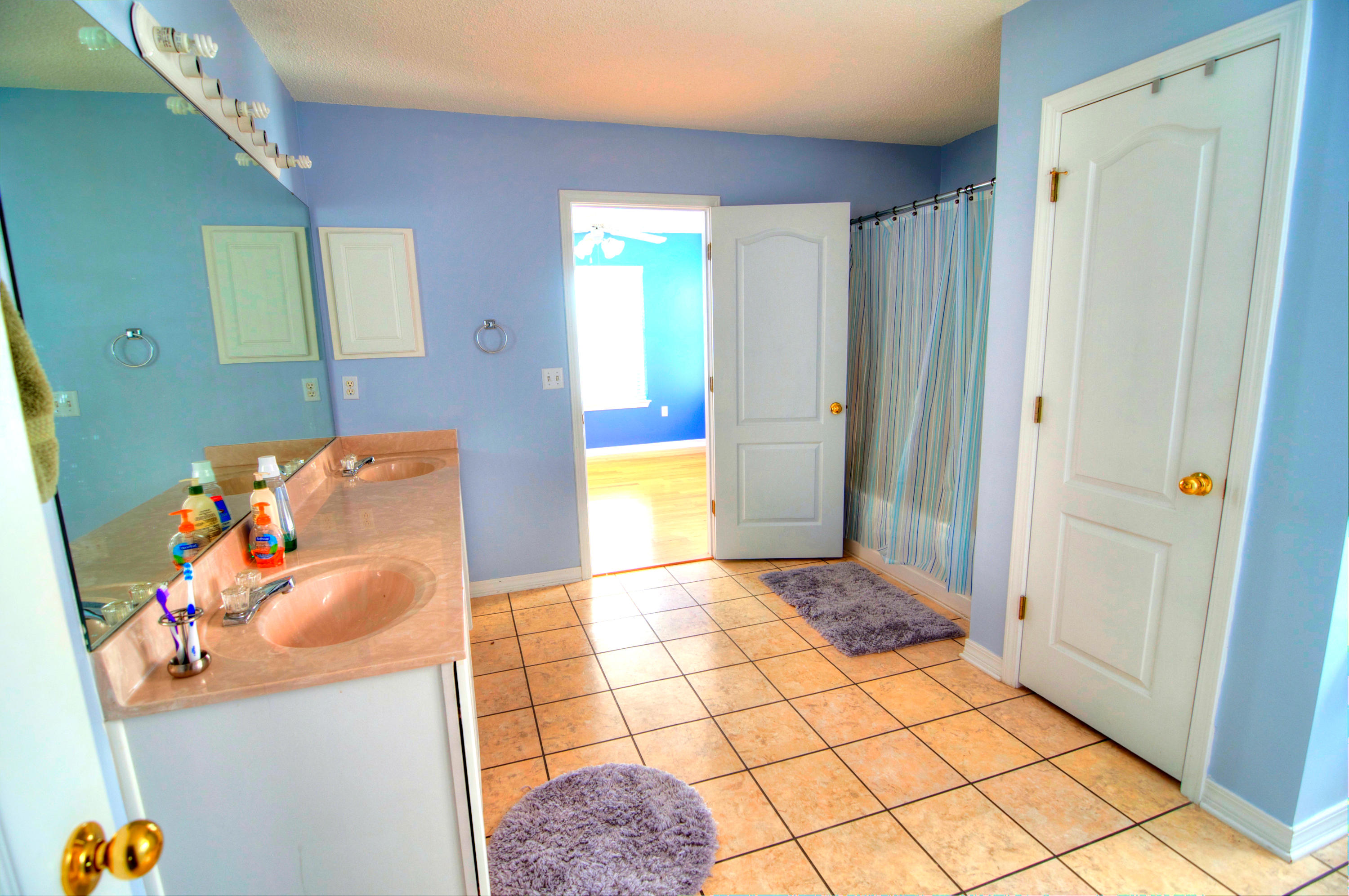 EMERALD LAKES PH 3 - Residential Lease