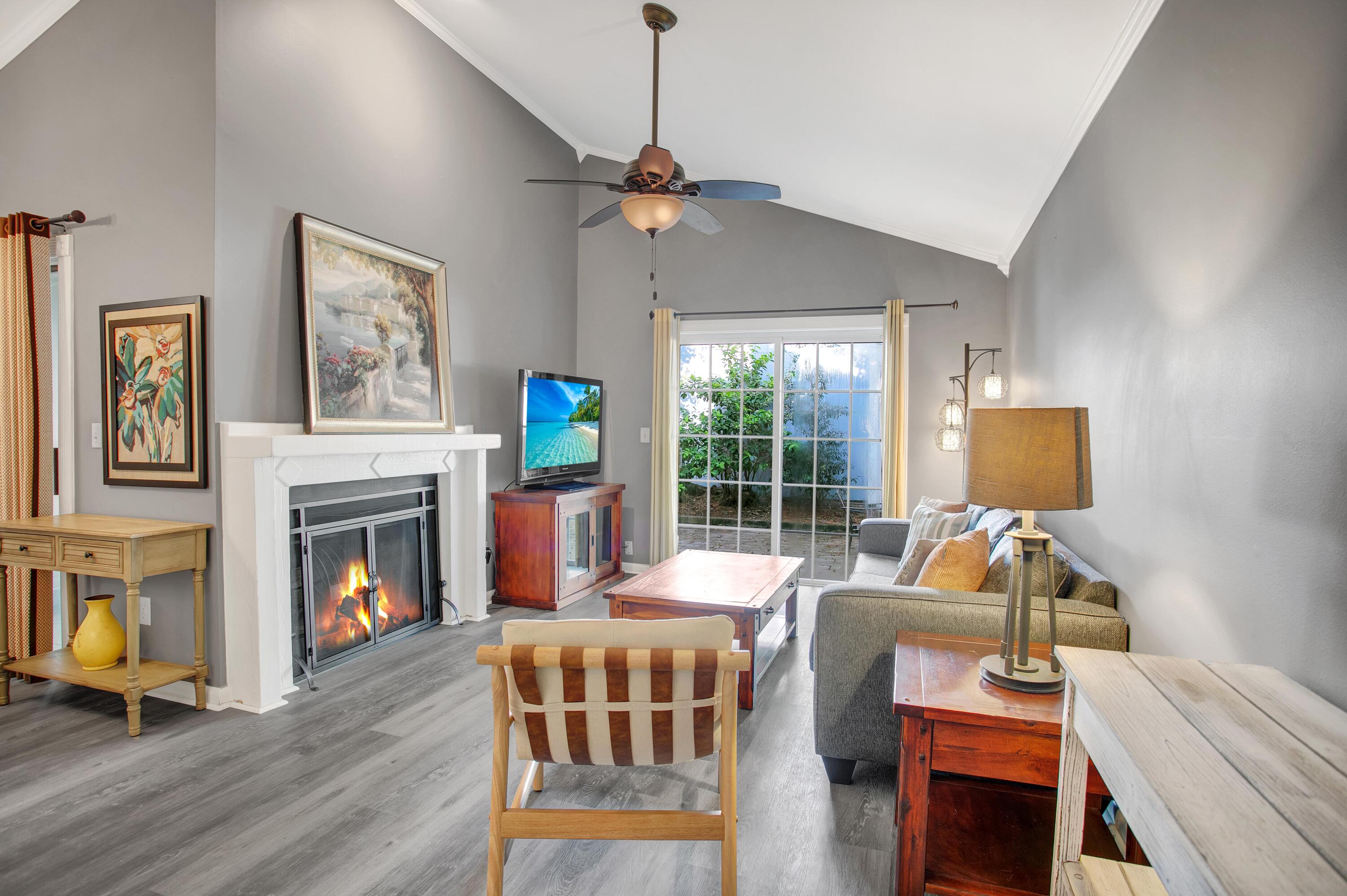 LINKSIDE VILLAGE UNIT 1 - Residential