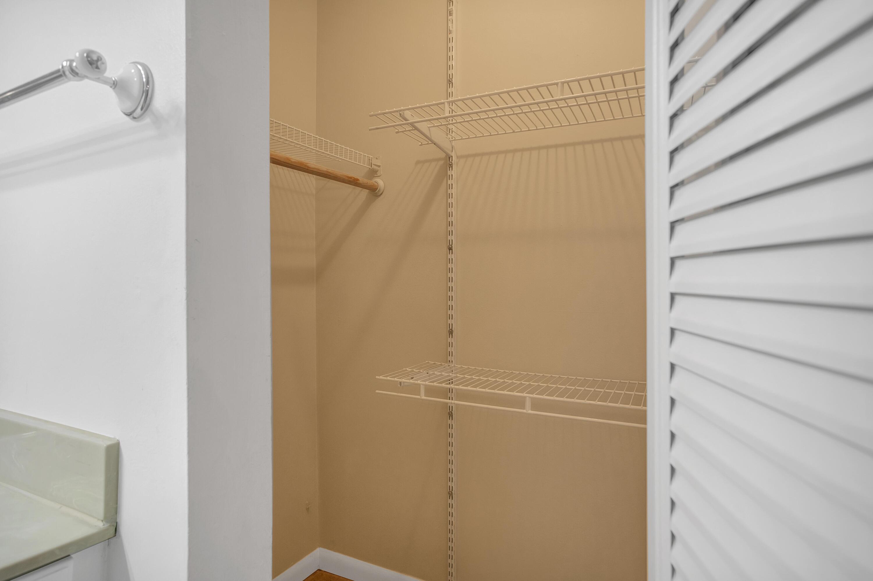 LINKSIDE VILLAGE UNIT 1 - Residential