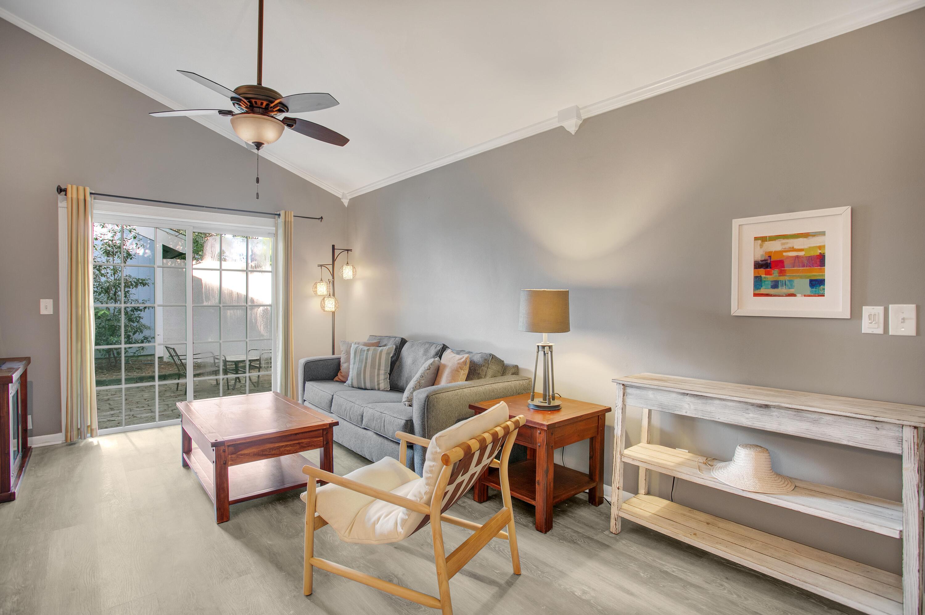 LINKSIDE VILLAGE UNIT 1 - Residential