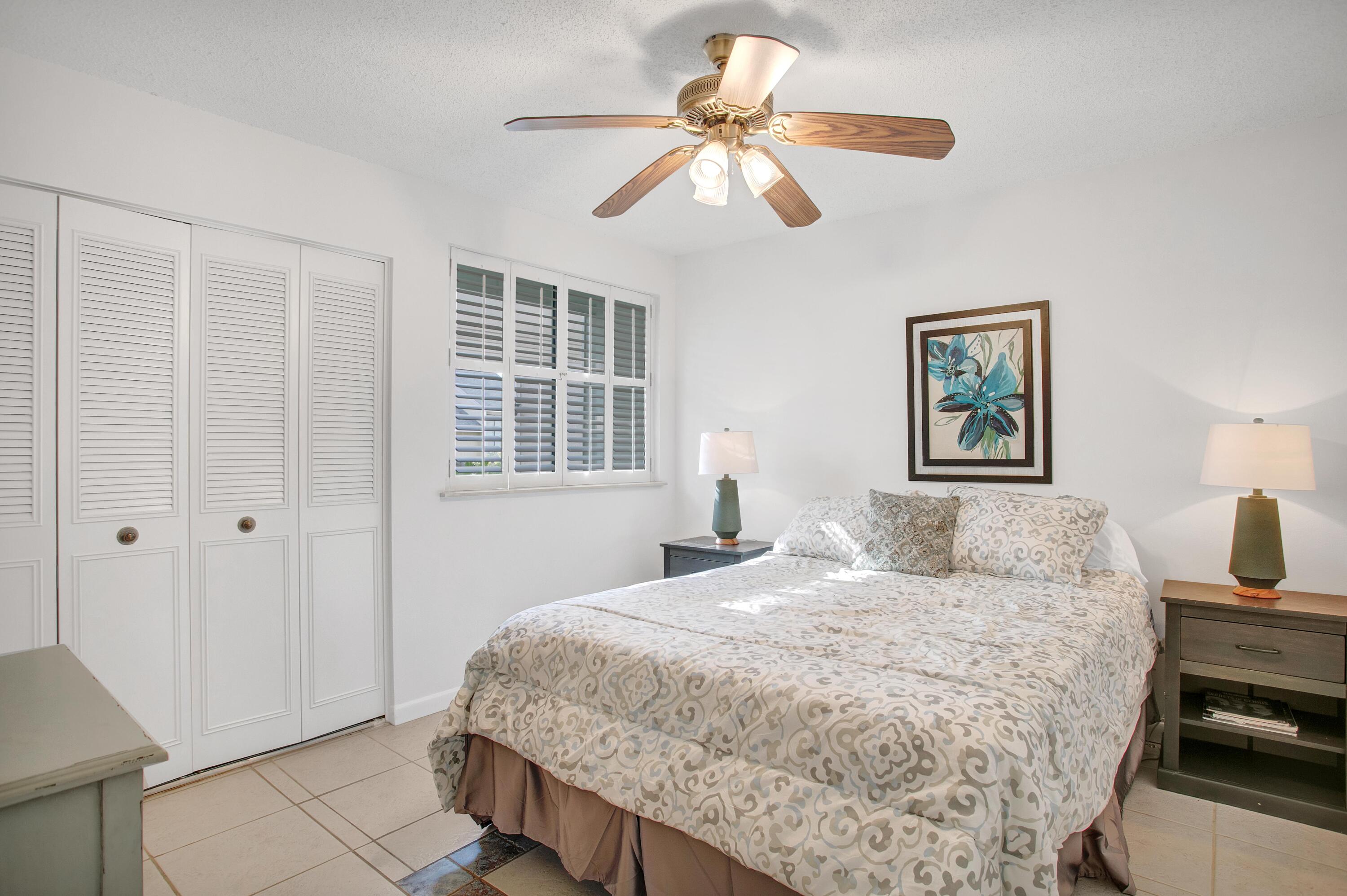 LINKSIDE VILLAGE UNIT 1 - Residential