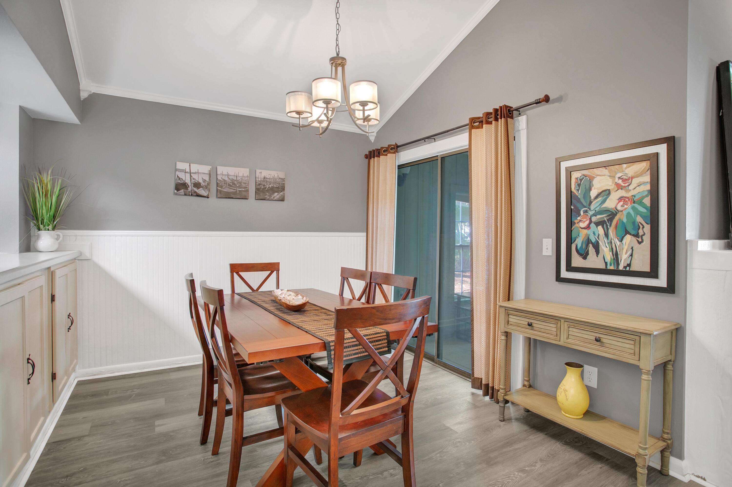 LINKSIDE VILLAGE UNIT 1 - Residential