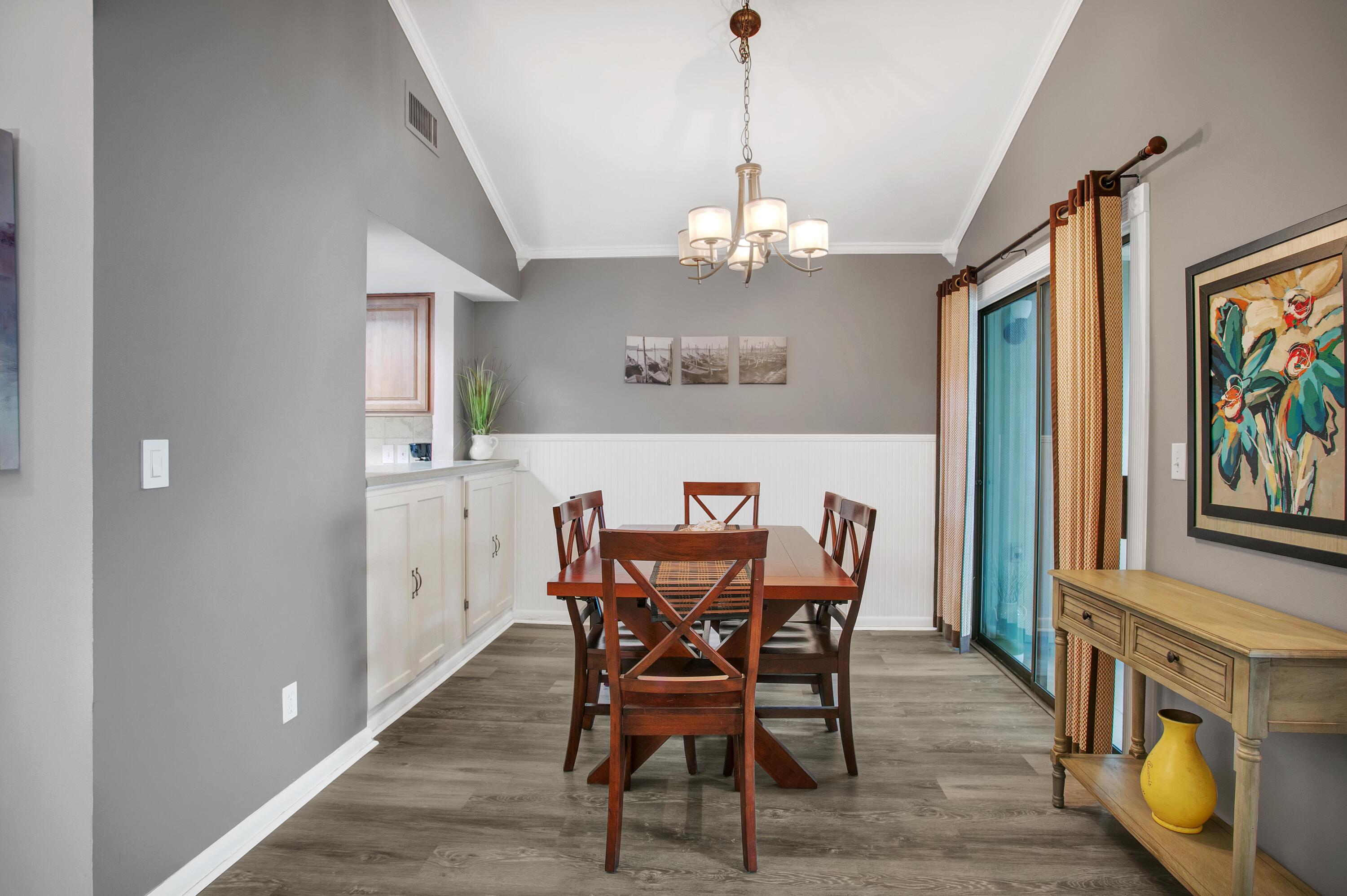 LINKSIDE VILLAGE UNIT 1 - Residential