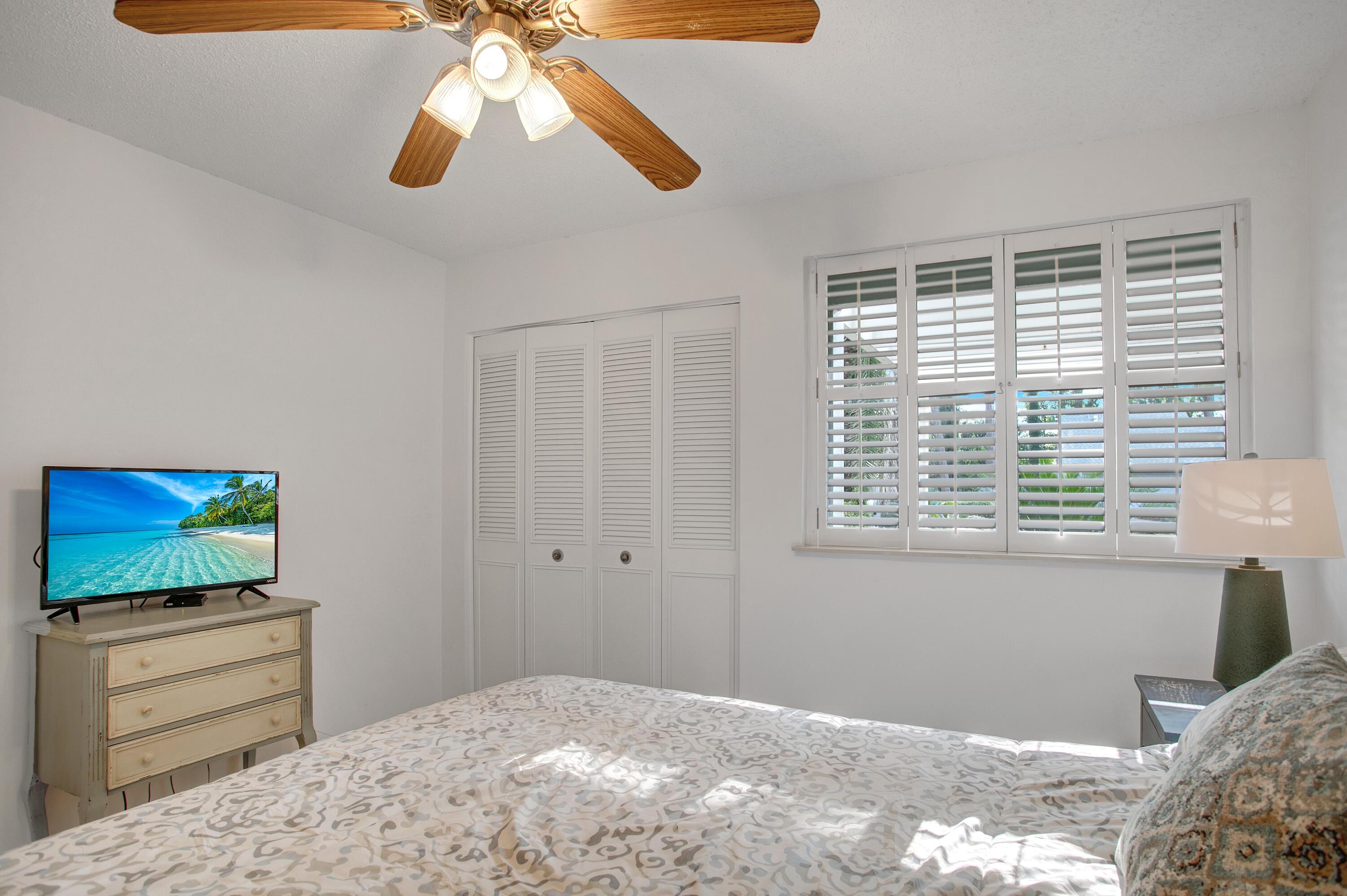 LINKSIDE VILLAGE UNIT 1 - Residential