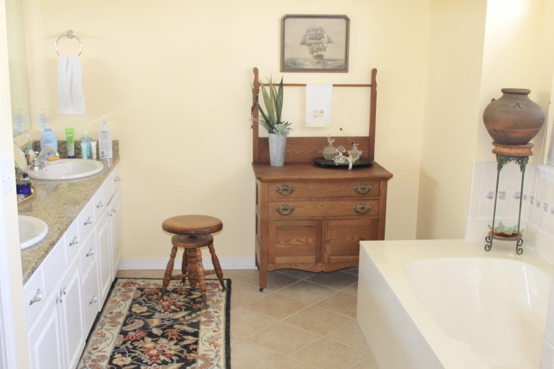 TEN LAKE ESTATES UNIT 4 - Residential