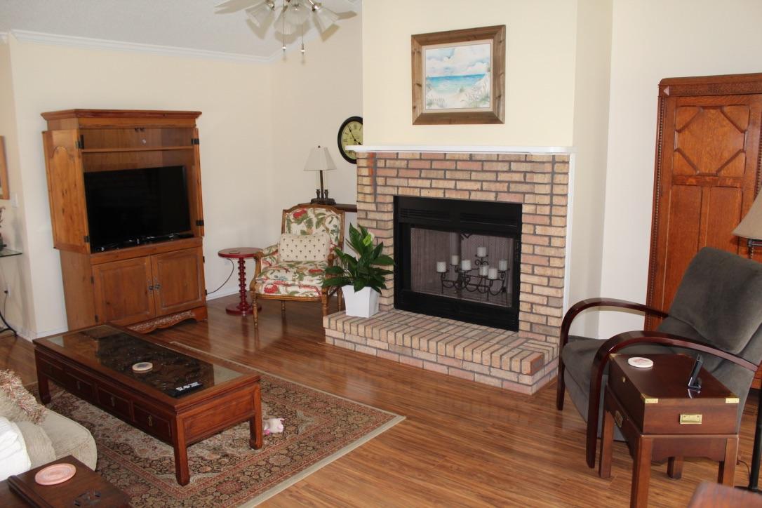 TEN LAKE ESTATES UNIT 4 - Residential