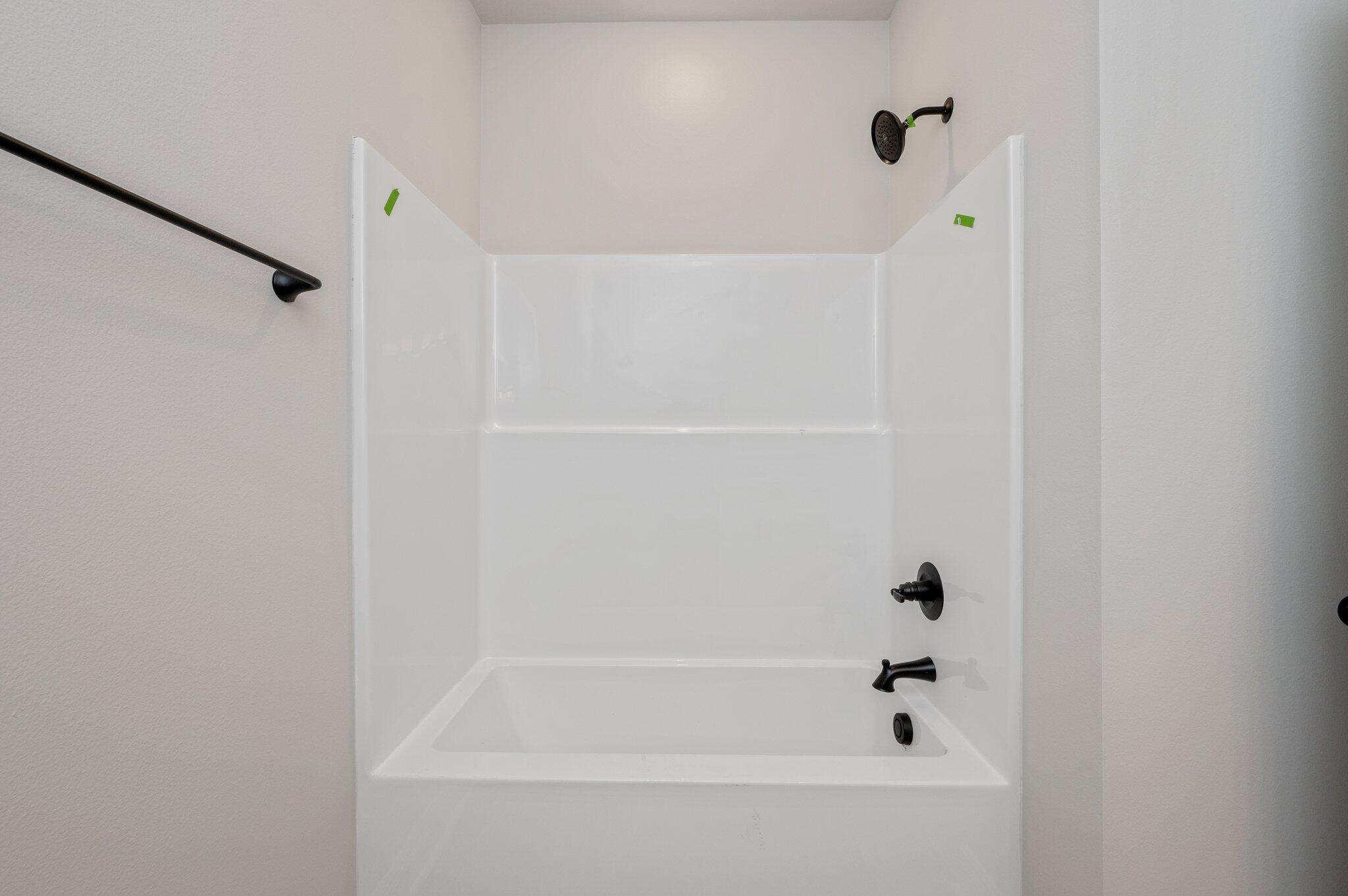 YOUNG OAKS - Residential