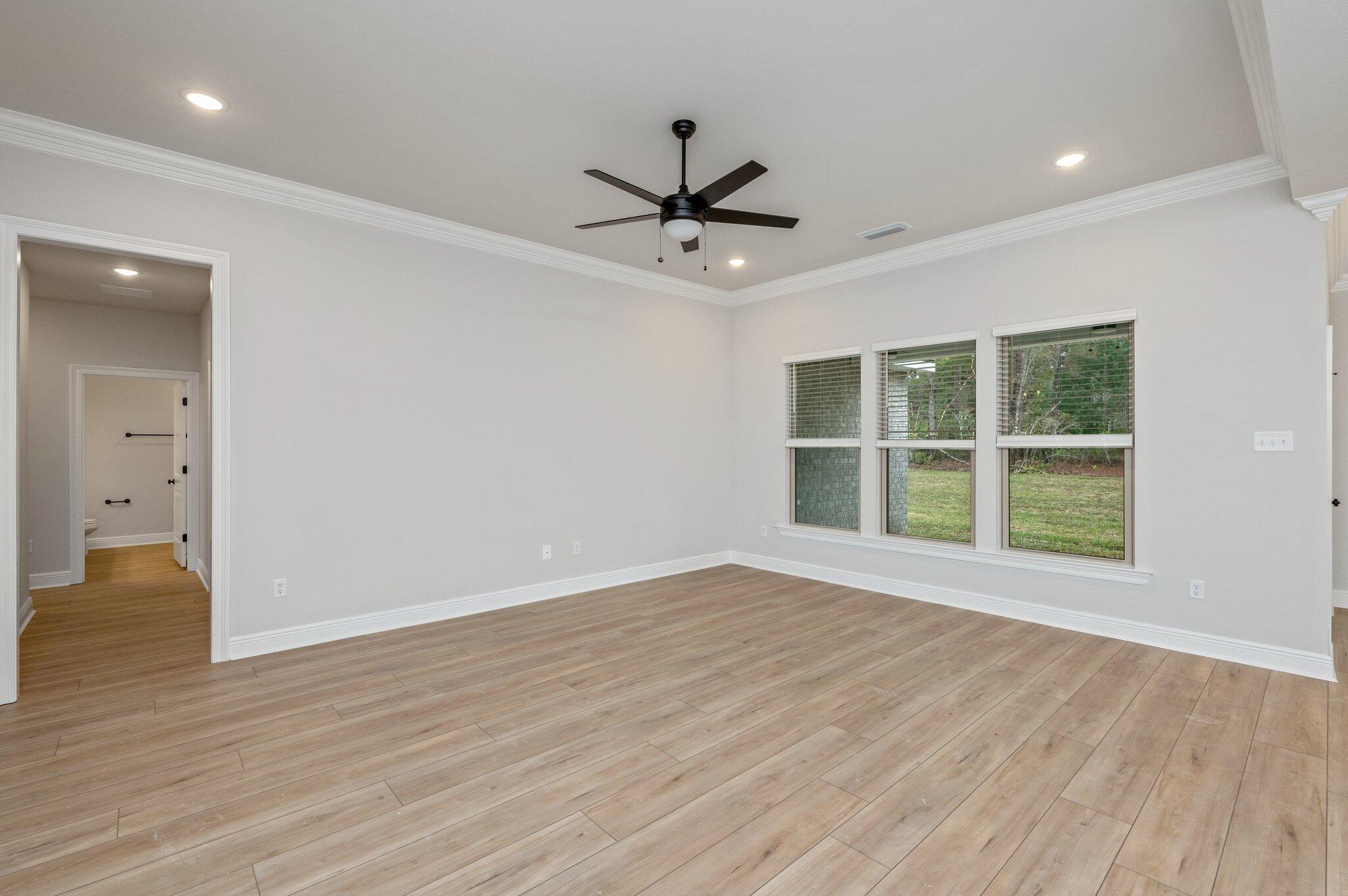 YOUNG OAKS - Residential