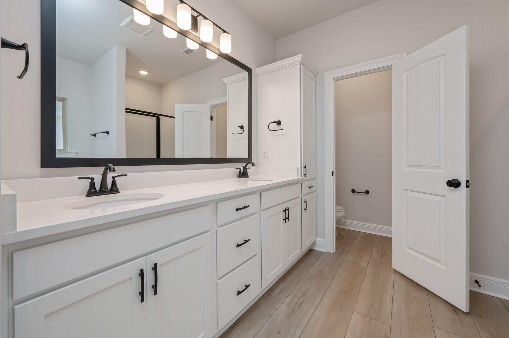 YOUNG OAKS - Residential