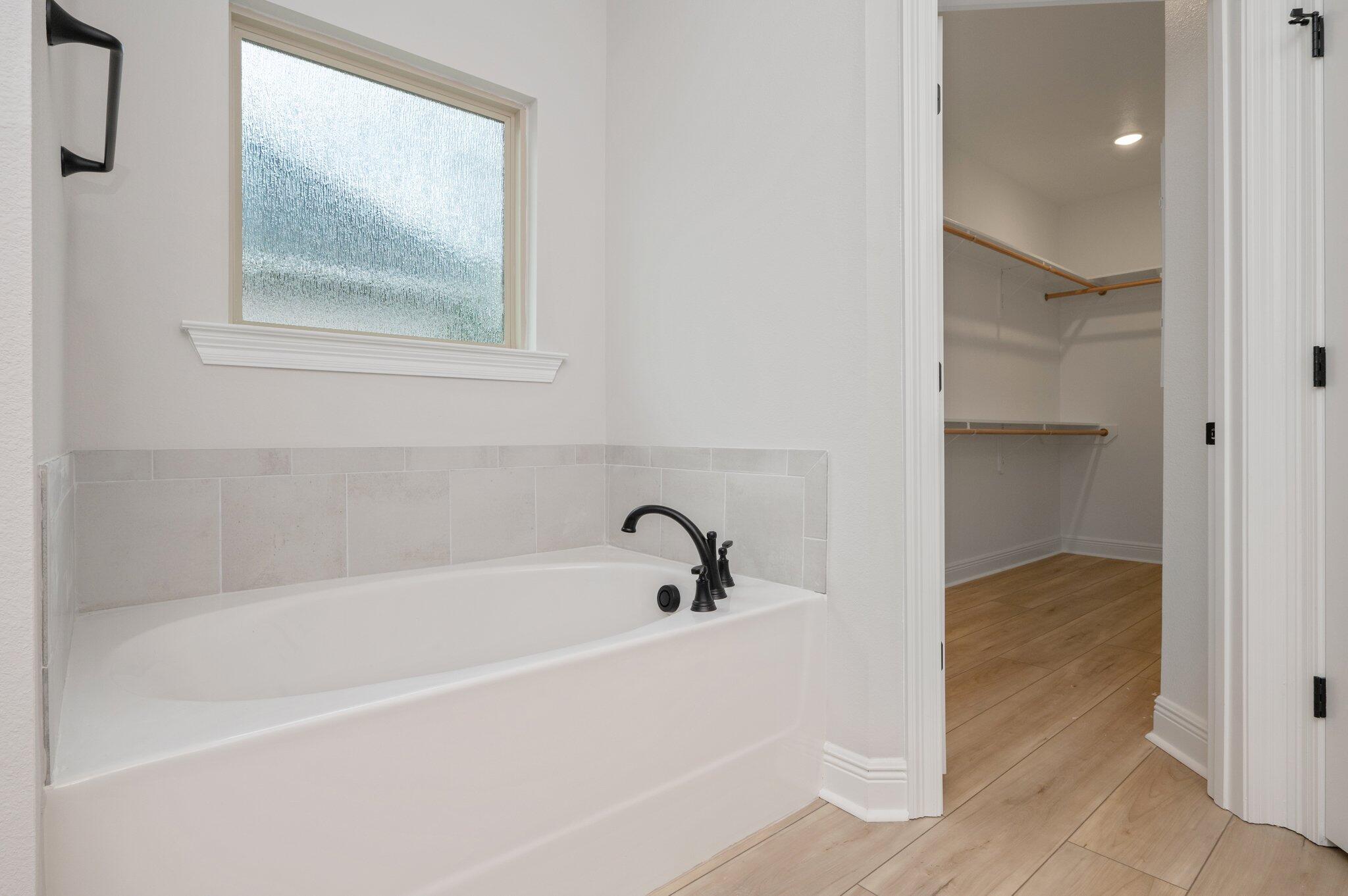 YOUNG OAKS - Residential