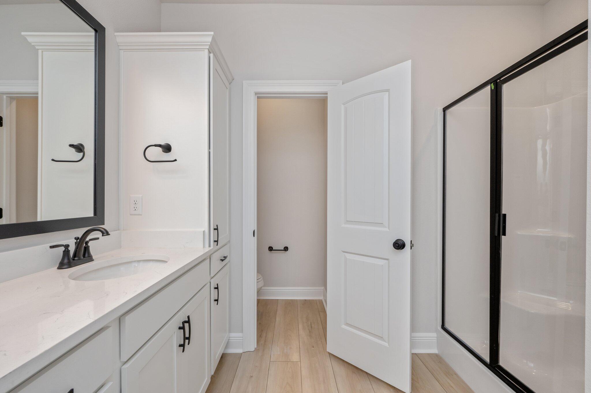 YOUNG OAKS - Residential