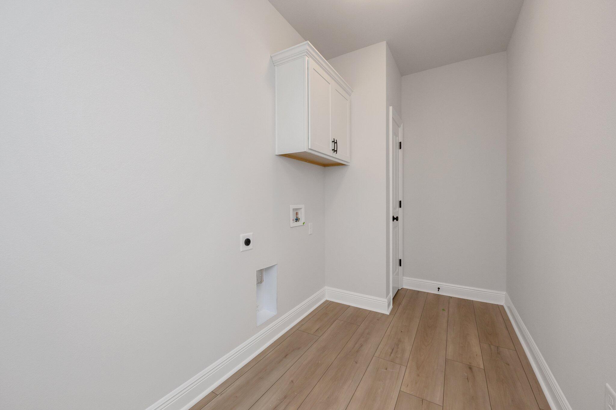 YOUNG OAKS - Residential