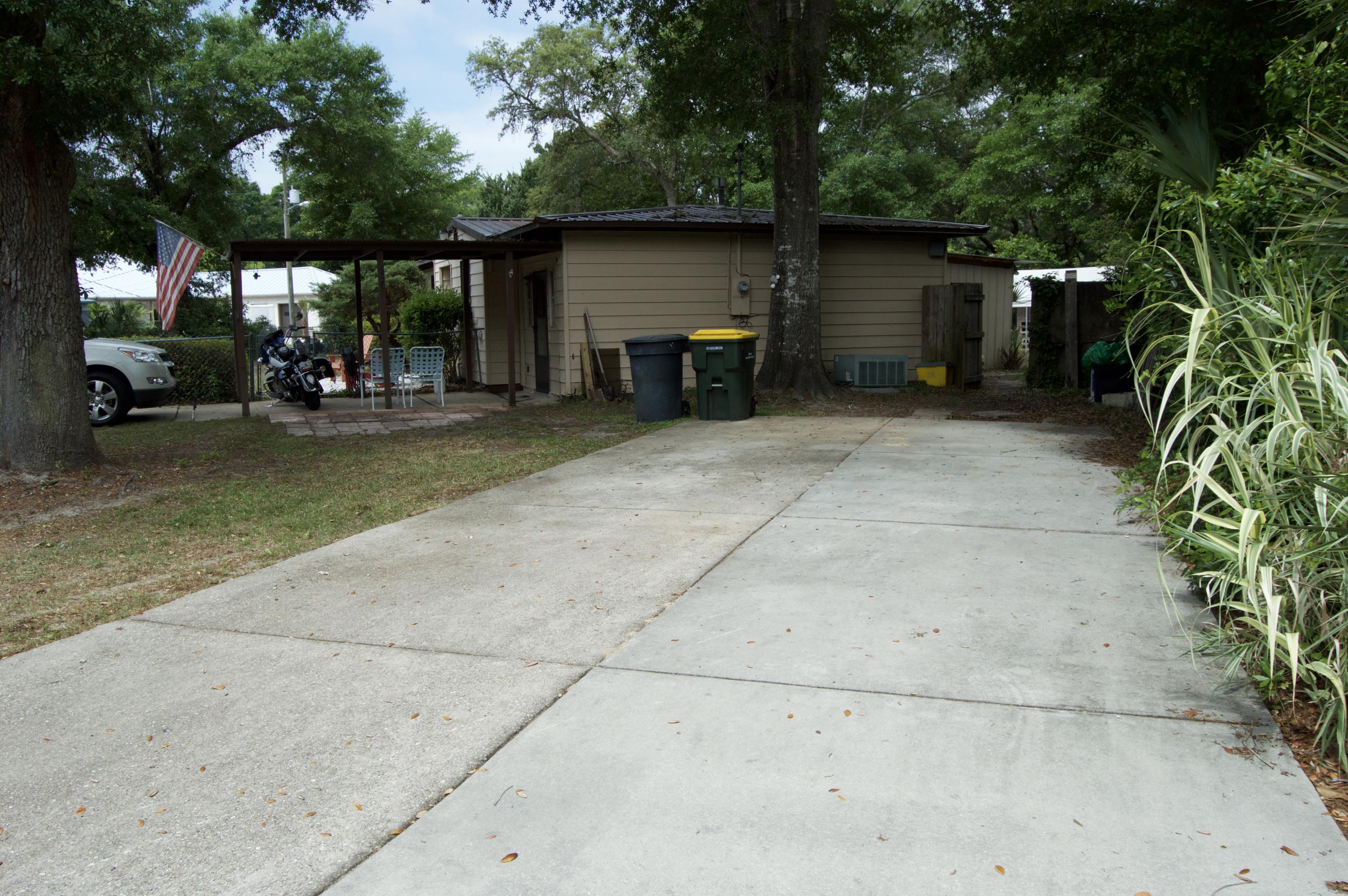 ELLIOTTS POINT - Residential