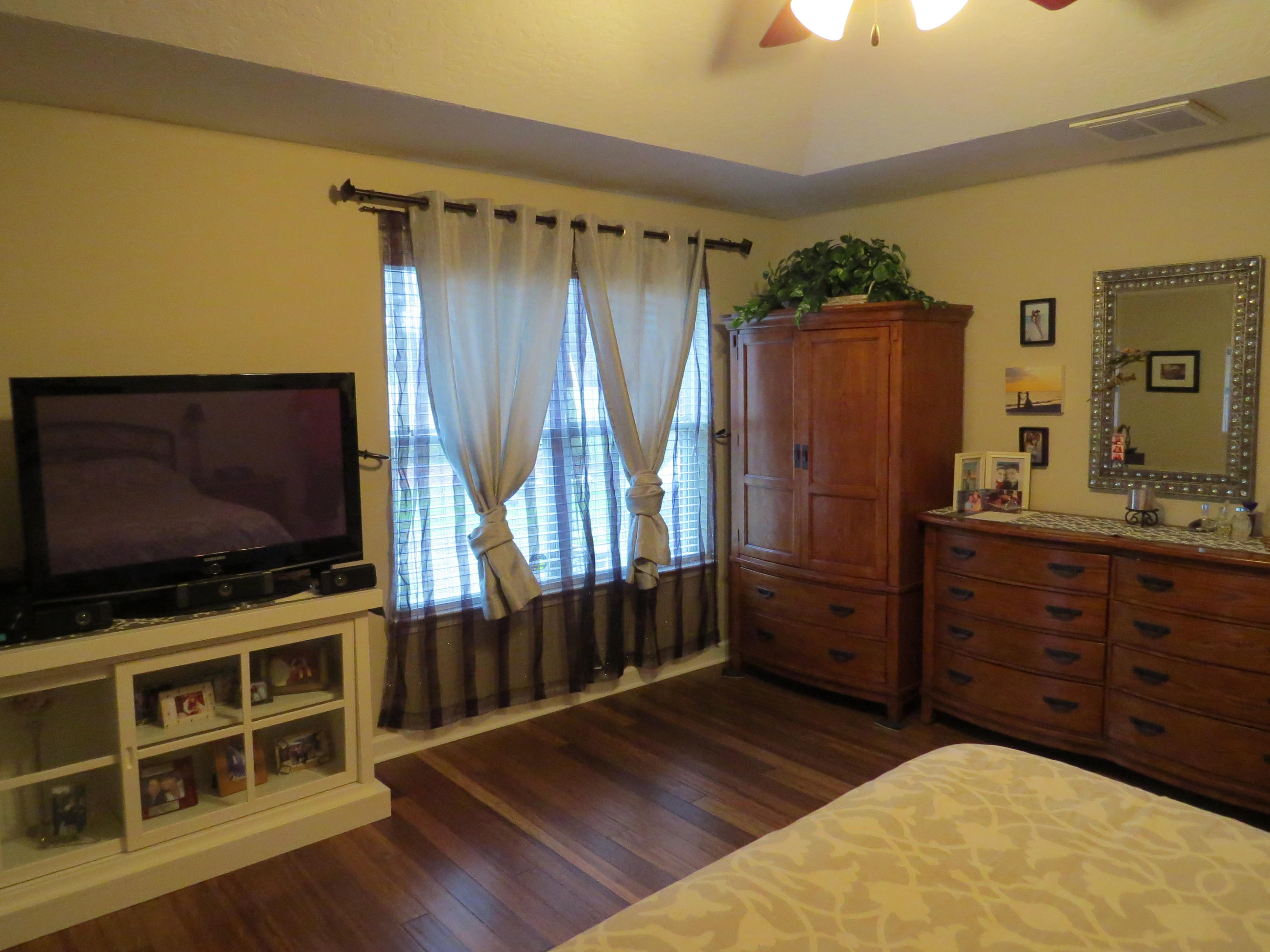 CRESCENT SHORES - Residential