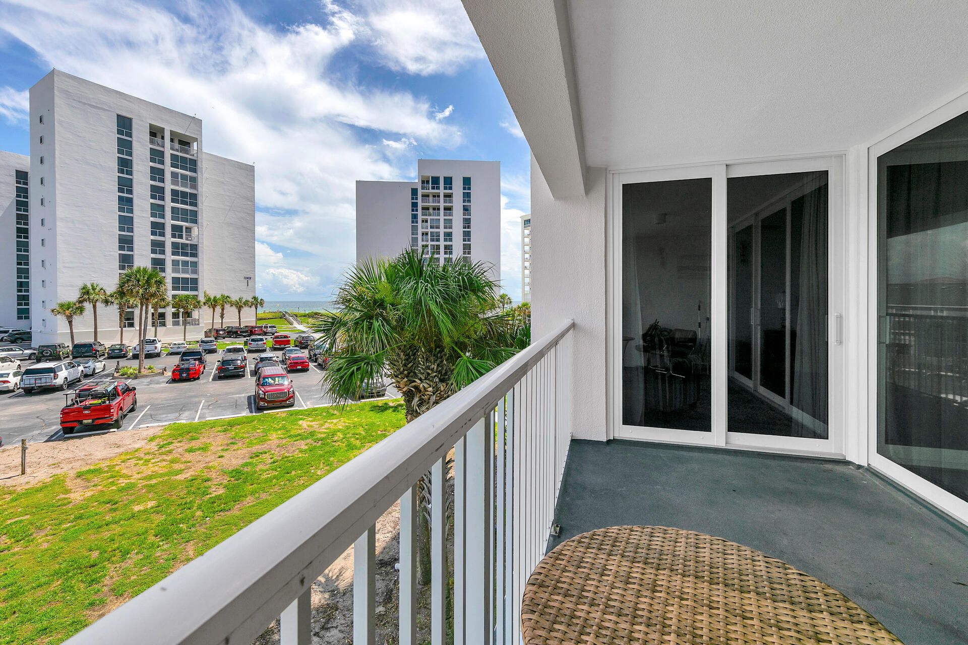SHORELINE TOWERS 3 - Residential