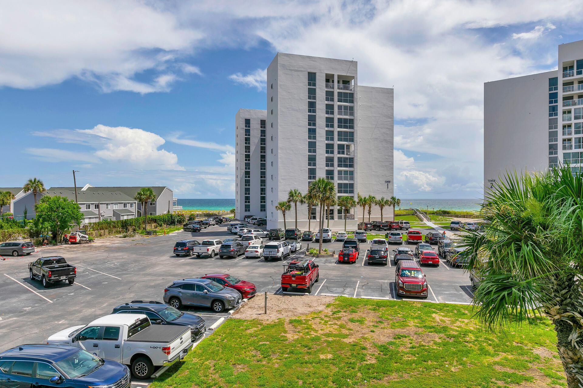 SHORELINE TOWERS 3 - Residential